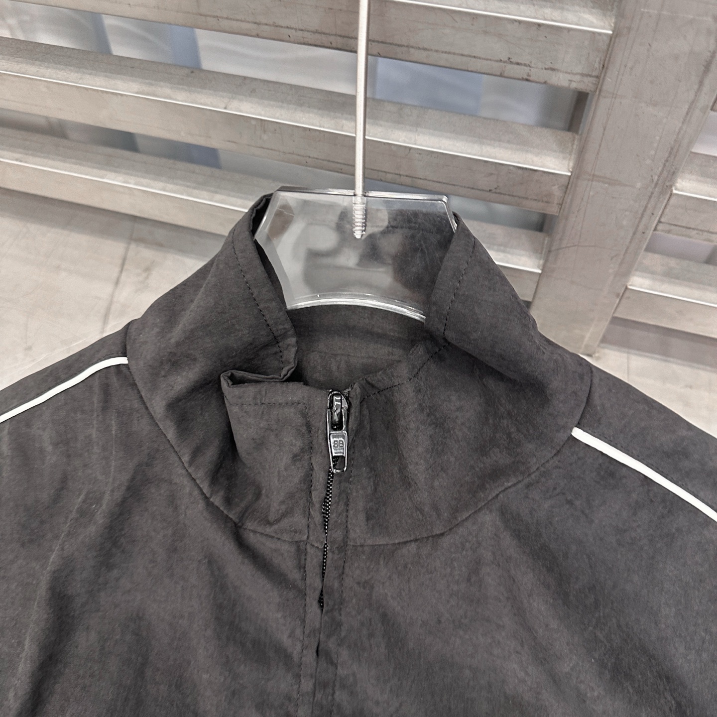 🆕巴黎 ｜ 新款休闲上衣，经典刺绣标，手工机边绳侧杠，男女同款，尺码sml