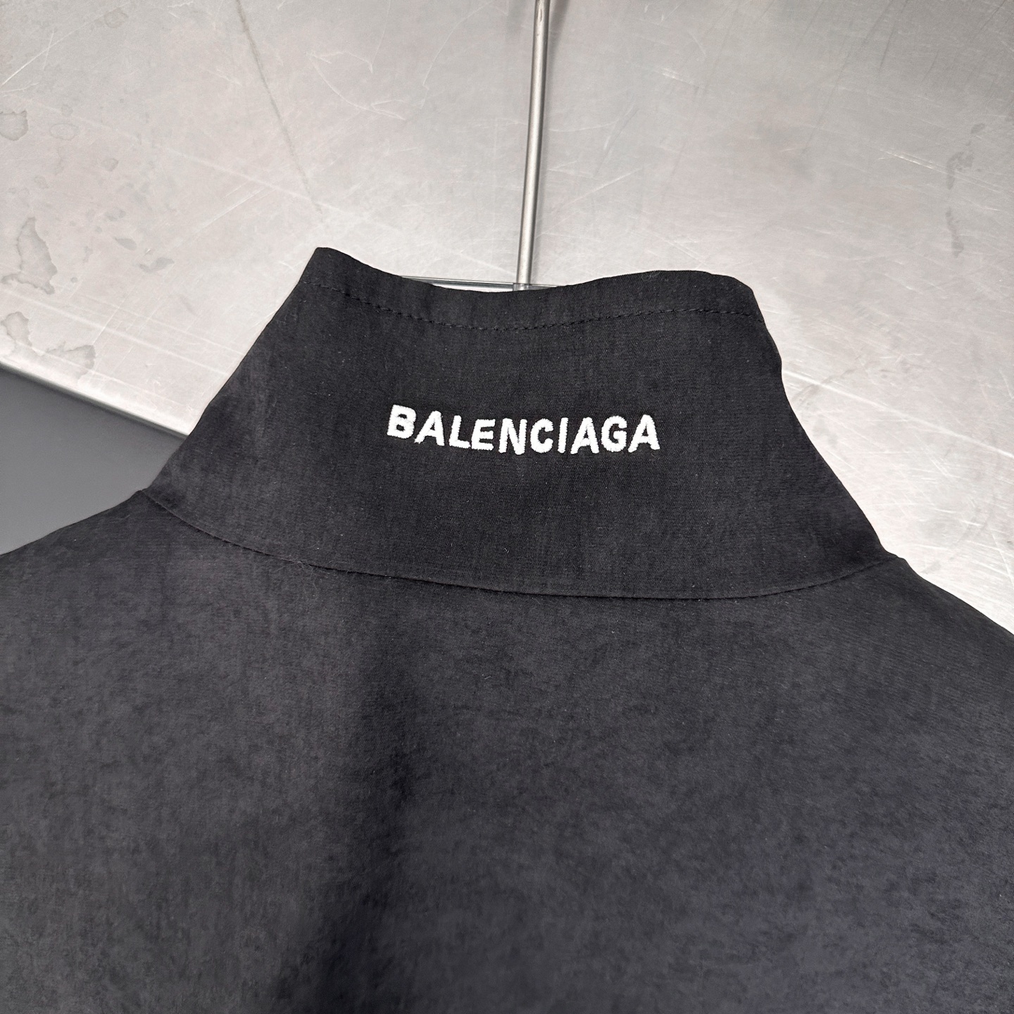 🆕巴黎 ｜ 新款休闲上衣，经典刺绣标，手工机边绳侧杠，男女同款，尺码sml