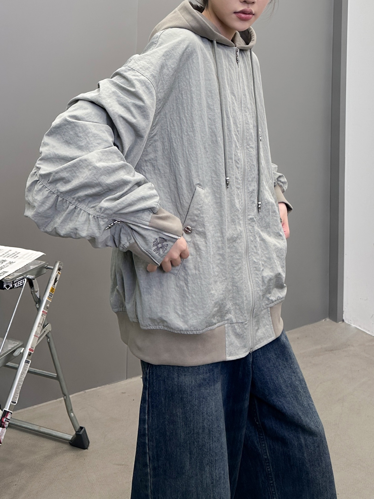 🆕克罗心 ｜ 新款夹克外套，成衣洗水加手工刺绣十字标加金线平绣工艺，针梭织拼接做工，品牌提花里布面料，男