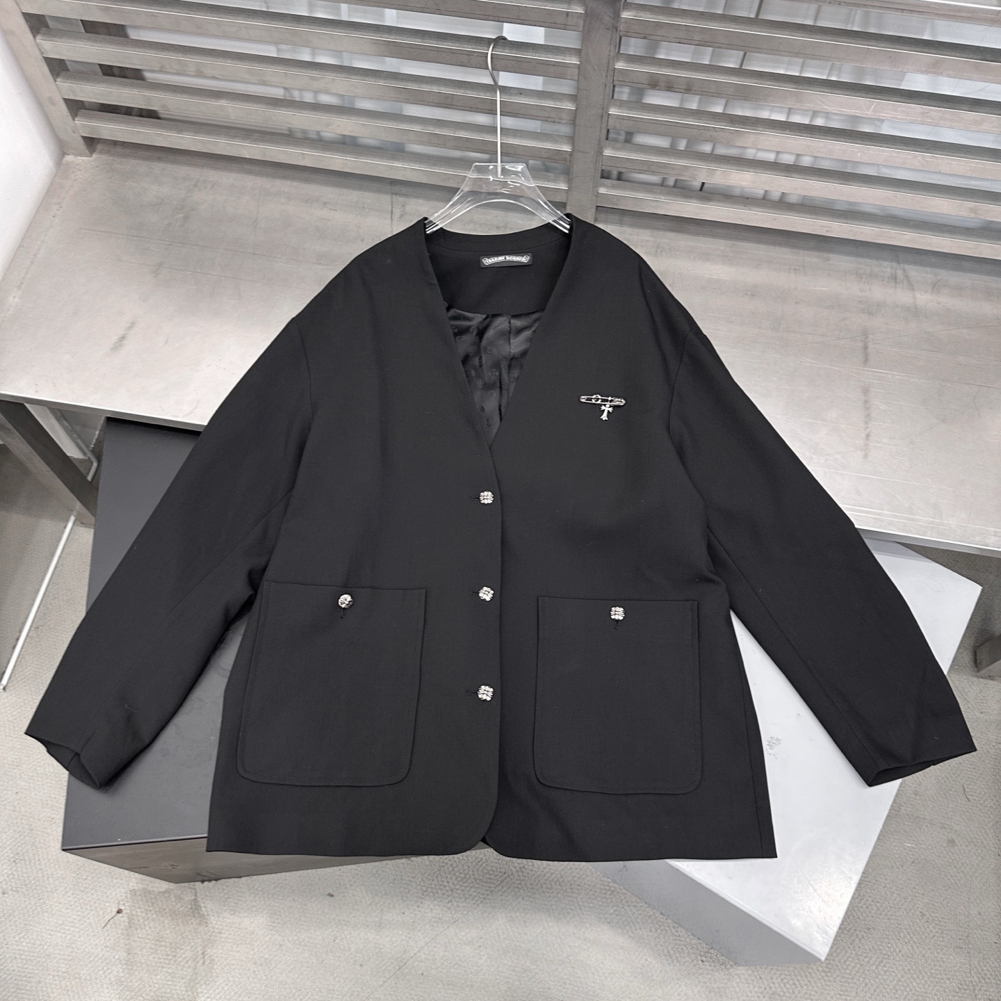 🆕克罗心 ｜ 新款休闲西服，经典品牌五金配饰，定织里布加混纺面料，休闲时尚，尺码sml