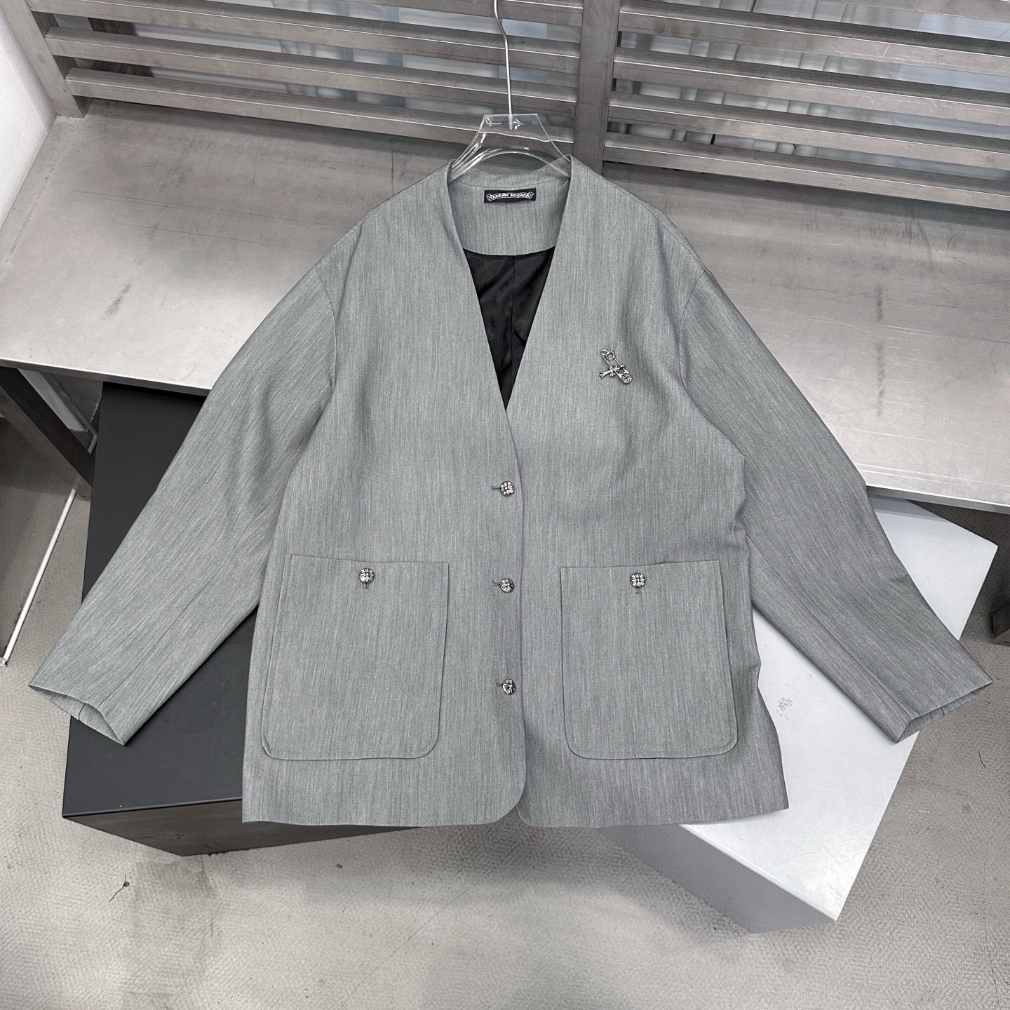 🆕克罗心 ｜ 新款休闲西服，经典品牌五金配饰，定织里布加混纺面料，休闲时尚，尺码sml