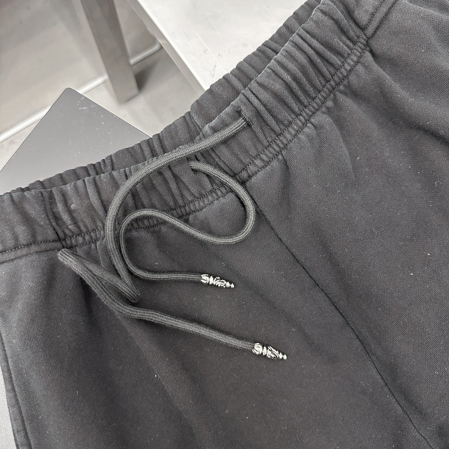 🆕克罗心 ｜ 新款卫裤，成衣洗水炒色工艺加前后经典印花标，男女同款，尺码sml