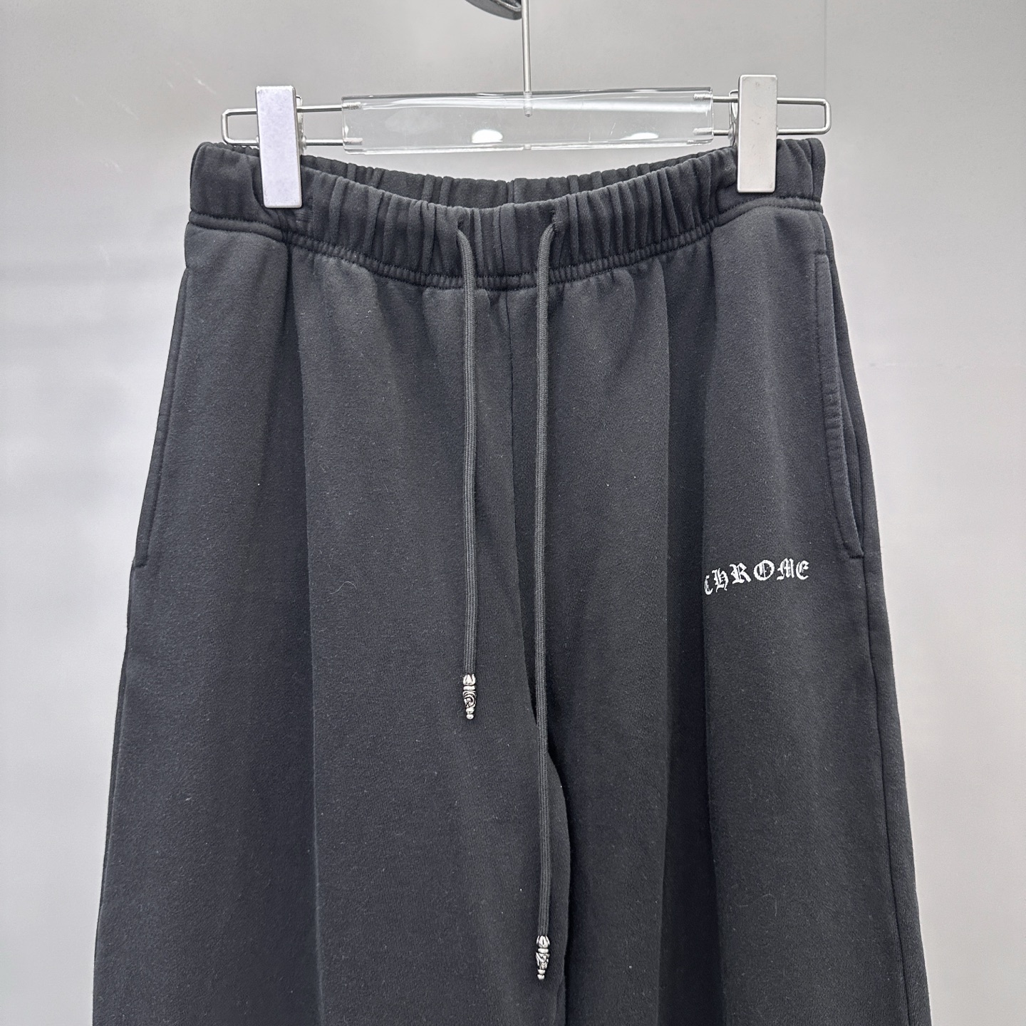 🆕克罗心 ｜ 新款卫裤，成衣洗水炒色工艺加前后经典印花标，男女同款，尺码sml