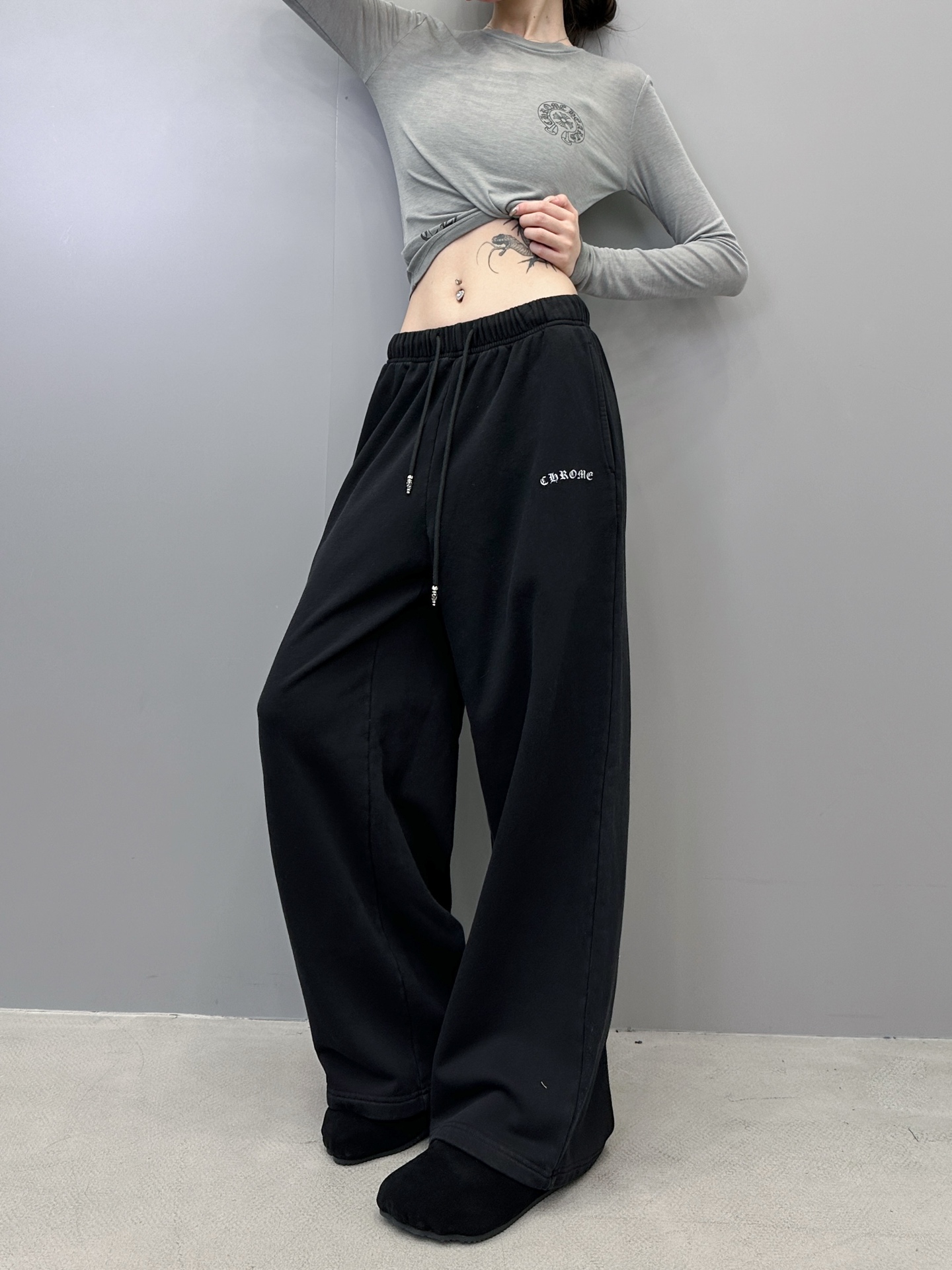 🆕克罗心 ｜ 新款卫裤，成衣洗水炒色工艺加前后经典印花标，男女同款，尺码sml