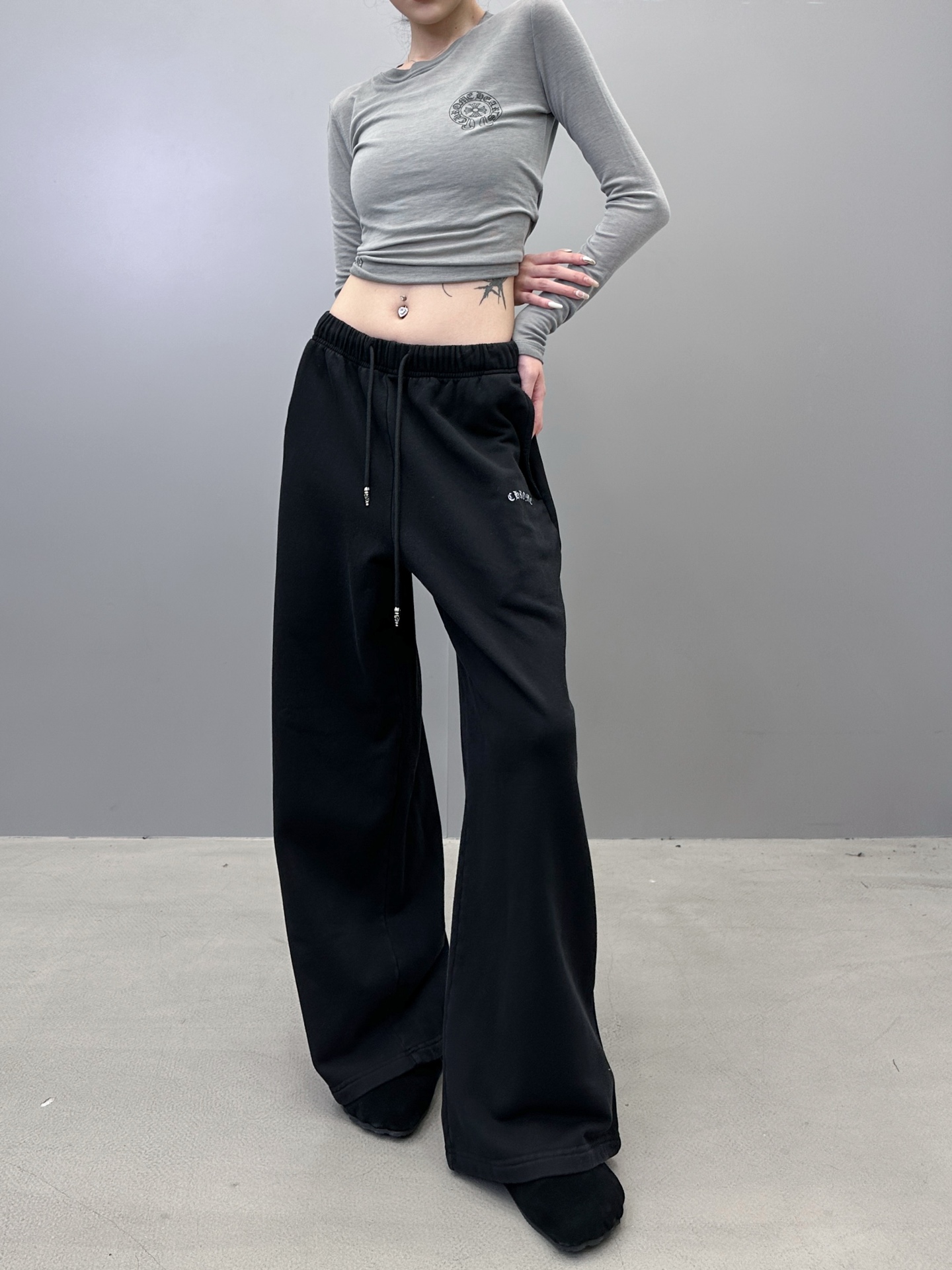 🆕克罗心 ｜ 新款卫裤，成衣洗水炒色工艺加前后经典印花标，男女同款，尺码sml