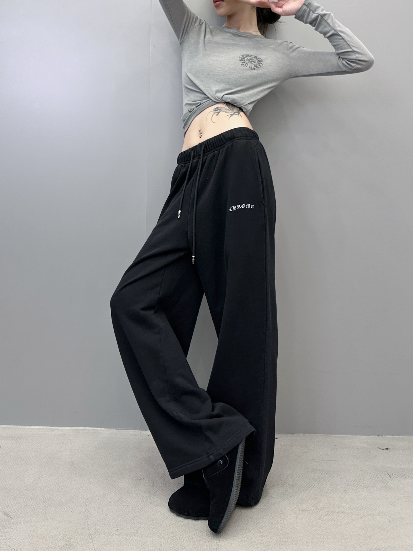 🆕克罗心 ｜ 新款卫裤，成衣洗水炒色工艺加前后经典印花标，男女同款，尺码sml