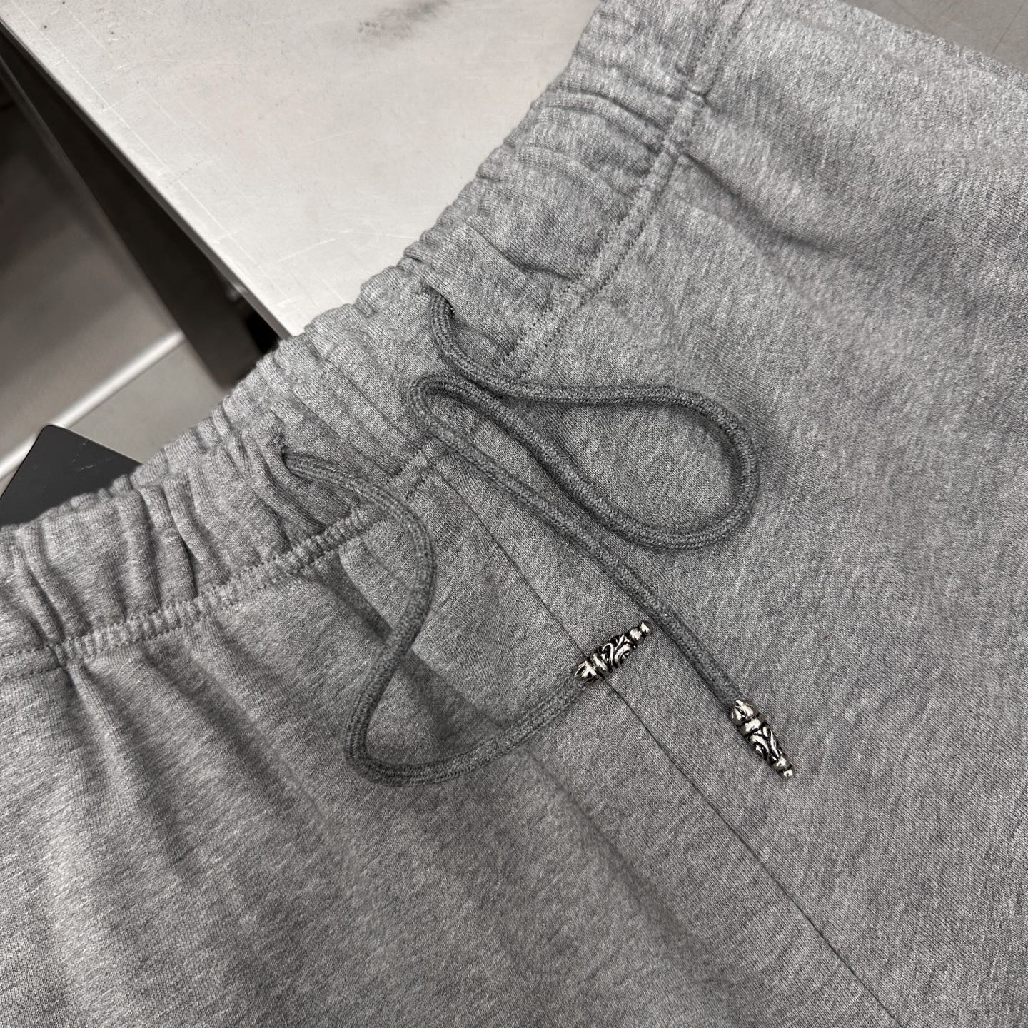 🆕克罗心 ｜ 新款卫裤，成衣洗水炒色工艺加前后经典印花标，男女同款，尺码sml