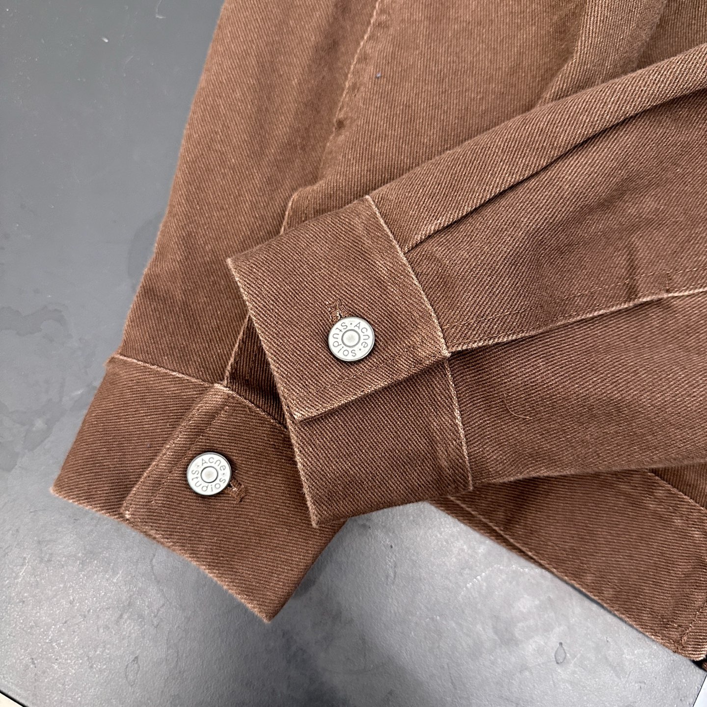 🆕Acne ｜ 新款休闲夹克，成衣洗水喷色印花工艺，经典高密全棉卡其布面料，休闲时尚，尺码sml