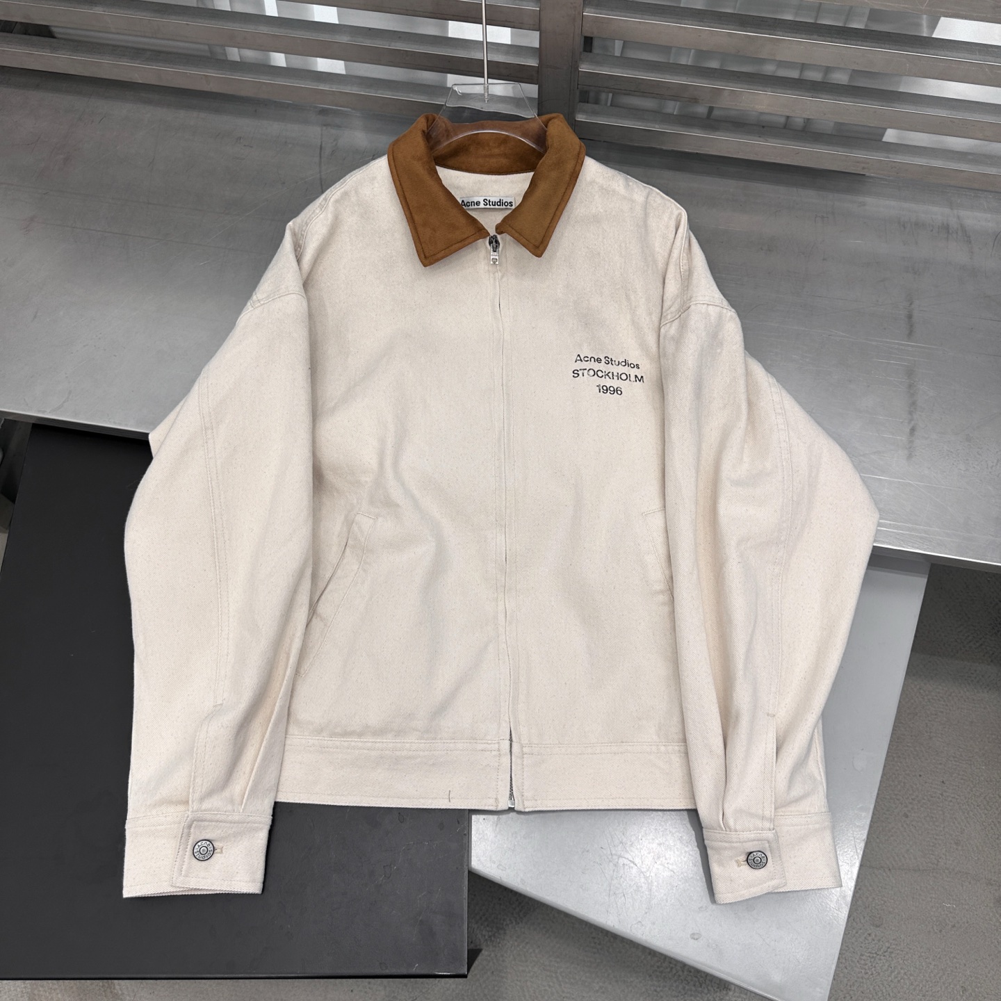 🆕Acne ｜ 新款休闲夹克，成衣洗水喷色印花工艺，经典高密全棉卡其布面料，休闲时尚，尺码sml