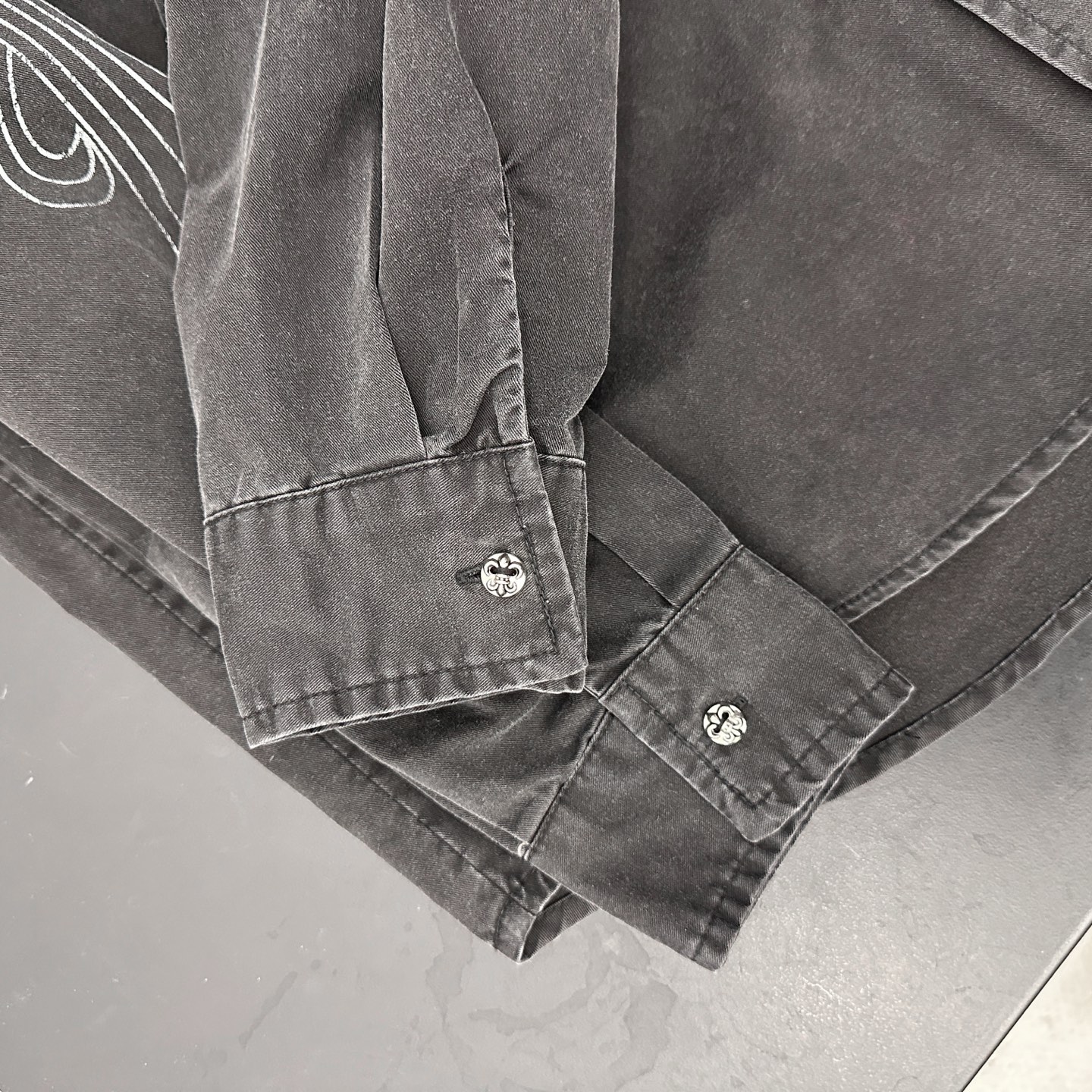 🆕克罗心 ｜ 新款衬衣，成衣洗水炒色加5处印花工艺，100%棉，男女同款，尺码sml