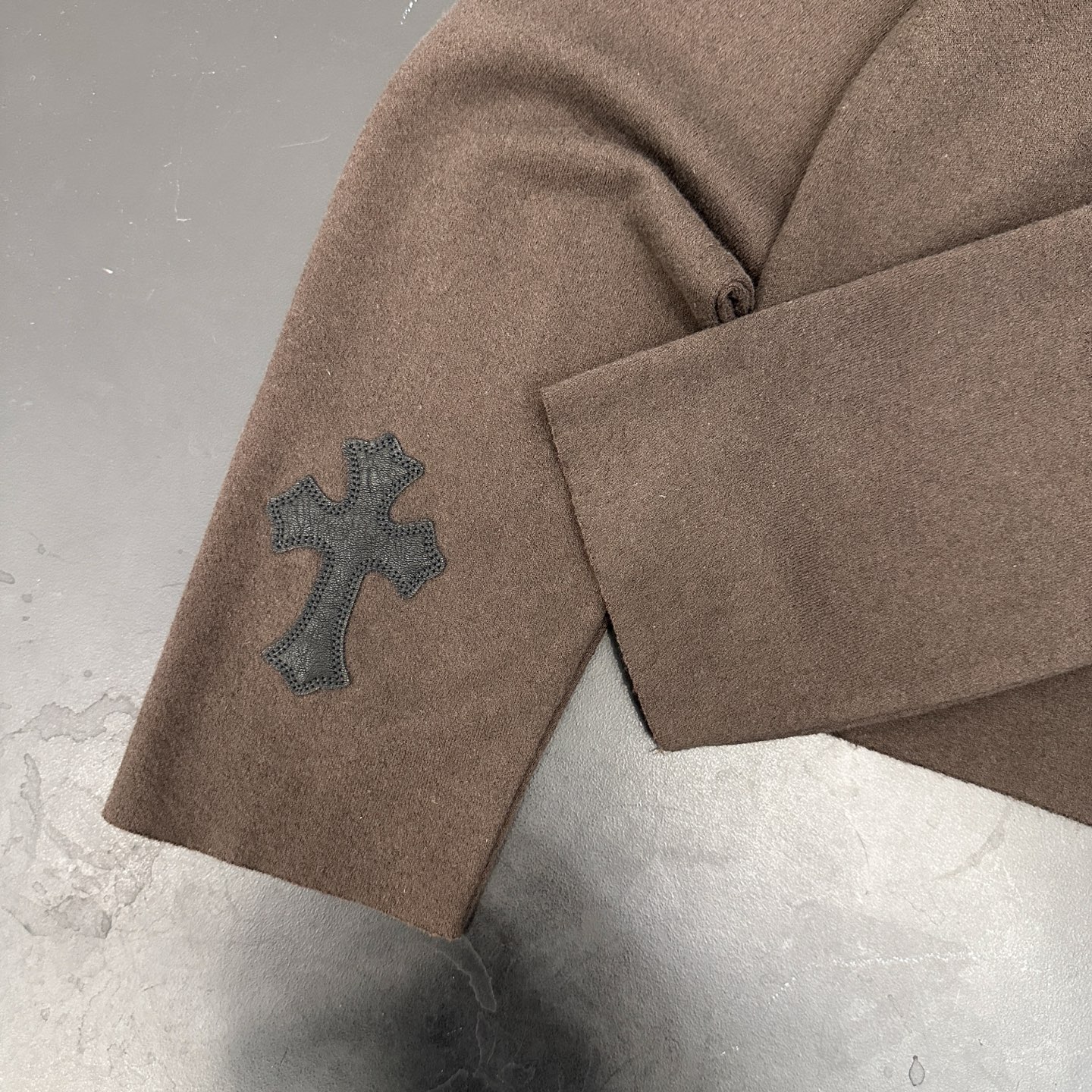 🆕克罗心 ｜ 新款开衫卫衣，成衣洗水喷色工艺加手工刺绣十字标，尺码sml