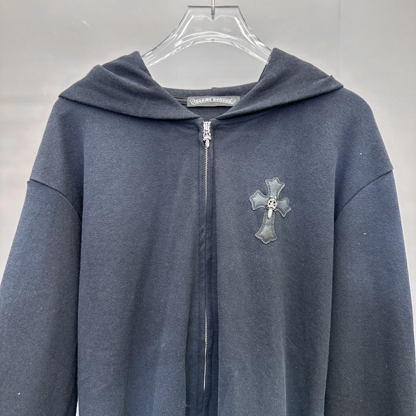 🆕克罗心 ｜ 新款开衫卫衣，成衣洗水喷色工艺加手工刺绣十字标，尺码sml