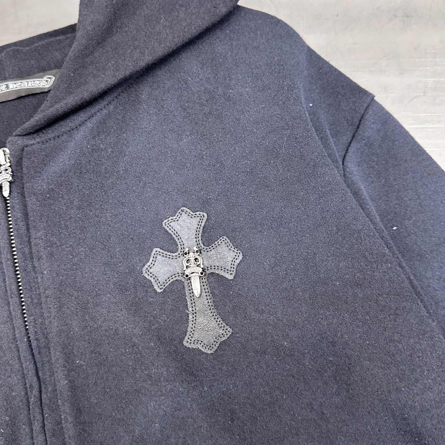 🆕克罗心 ｜ 新款开衫卫衣，成衣洗水喷色工艺加手工刺绣十字标，尺码sml