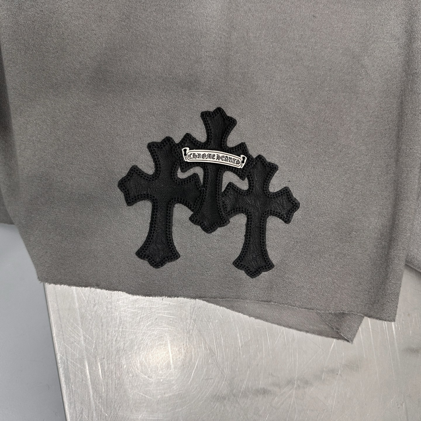 🆕克罗心 ｜ 新款开衫卫衣，成衣洗水喷色工艺加手工刺绣十字标，尺码sml