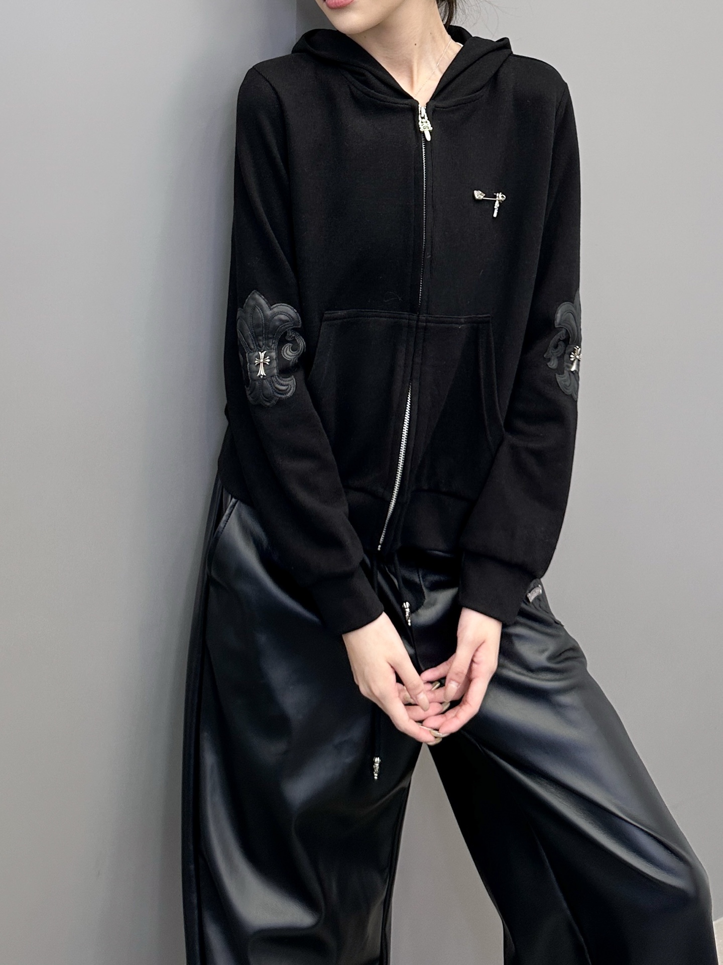 🆕克罗心 ｜ 新款卫衣开衫，成衣洗水工艺加多处双层手工贴皮刺绣，男女同款，尺码sml