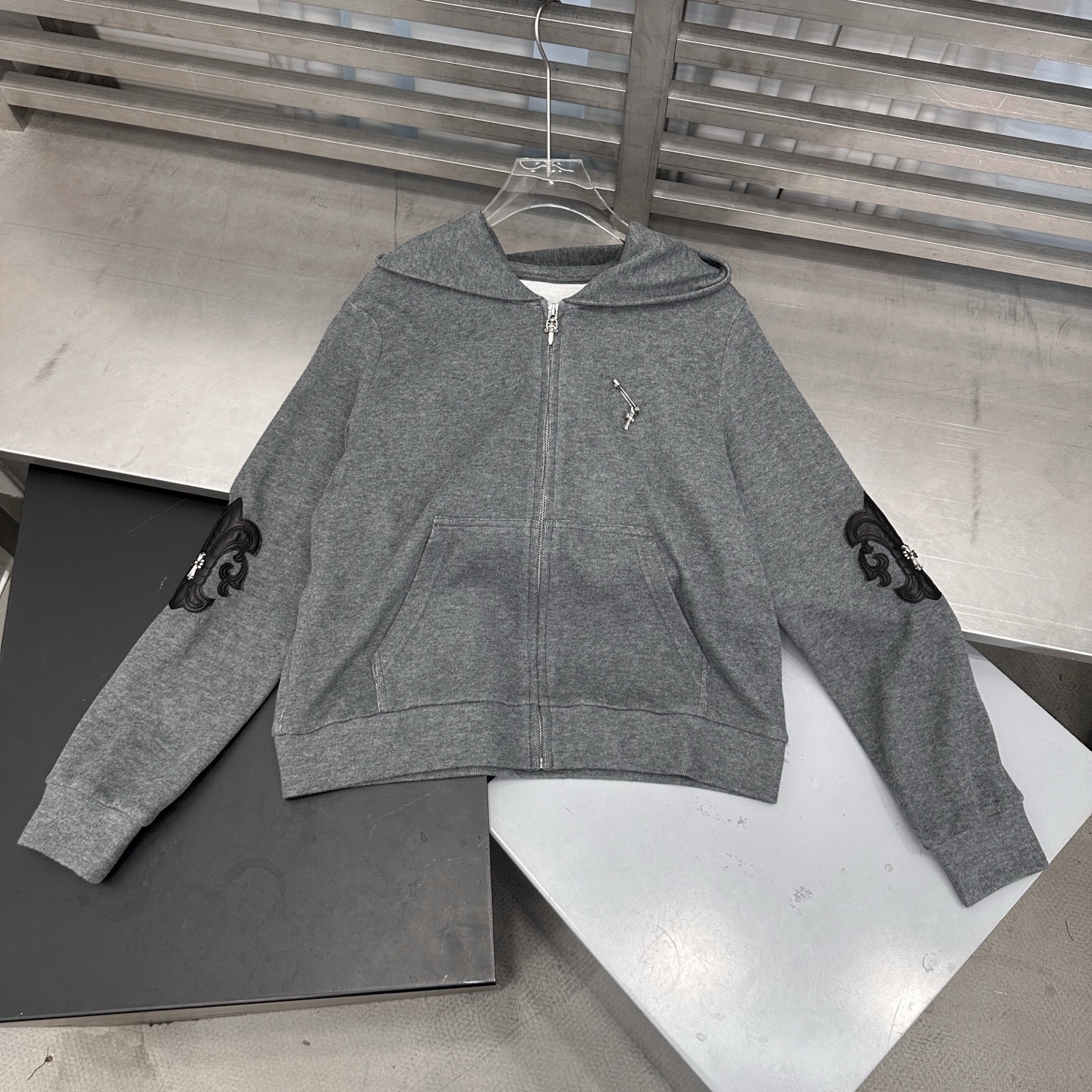 🆕克罗心 ｜ 新款卫衣开衫，成衣洗水工艺加多处双层手工贴皮刺绣，男女同款，尺码sml