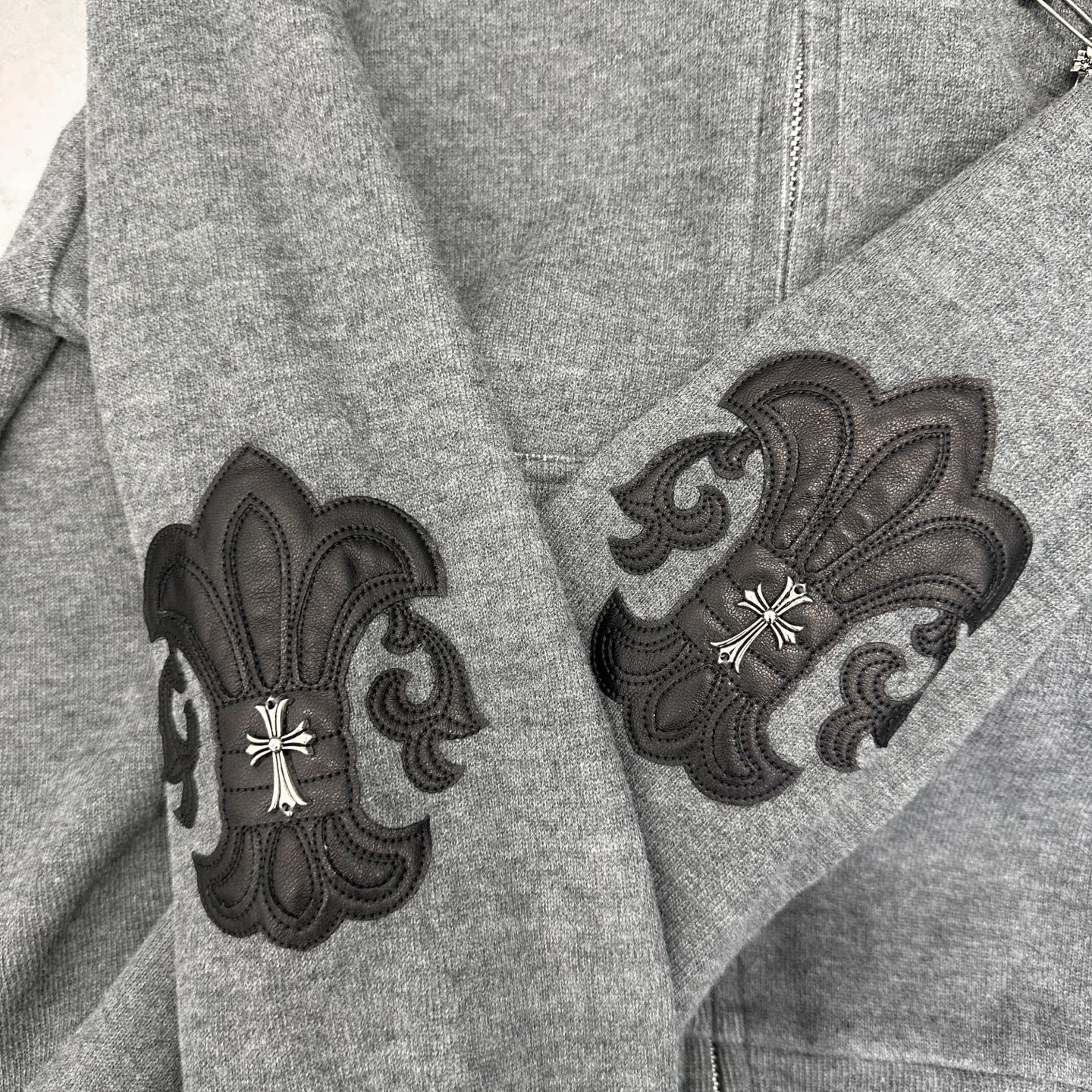 🆕克罗心 ｜ 新款卫衣开衫，成衣洗水工艺加多处双层手工贴皮刺绣，男女同款，尺码sml