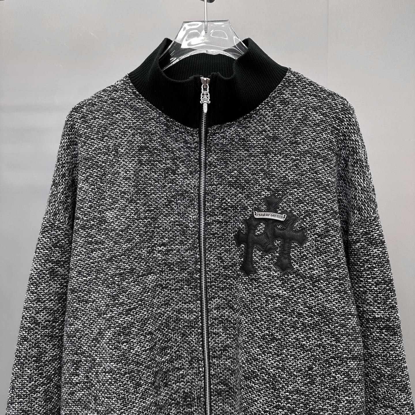 🆕克罗心 ｜ 新款开衫，经典手工刺绣金属十字标，混纺休闲面料，男女同款，尺码sml