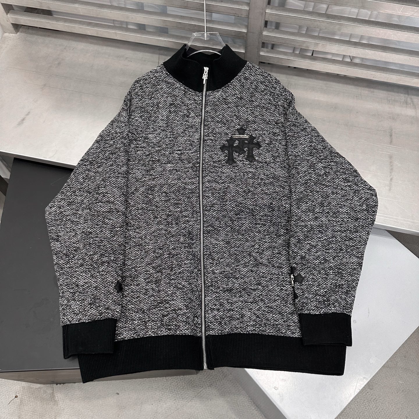 🆕克罗心 ｜ 新款开衫，经典手工刺绣金属十字标，混纺休闲面料，男女同款，尺码sml