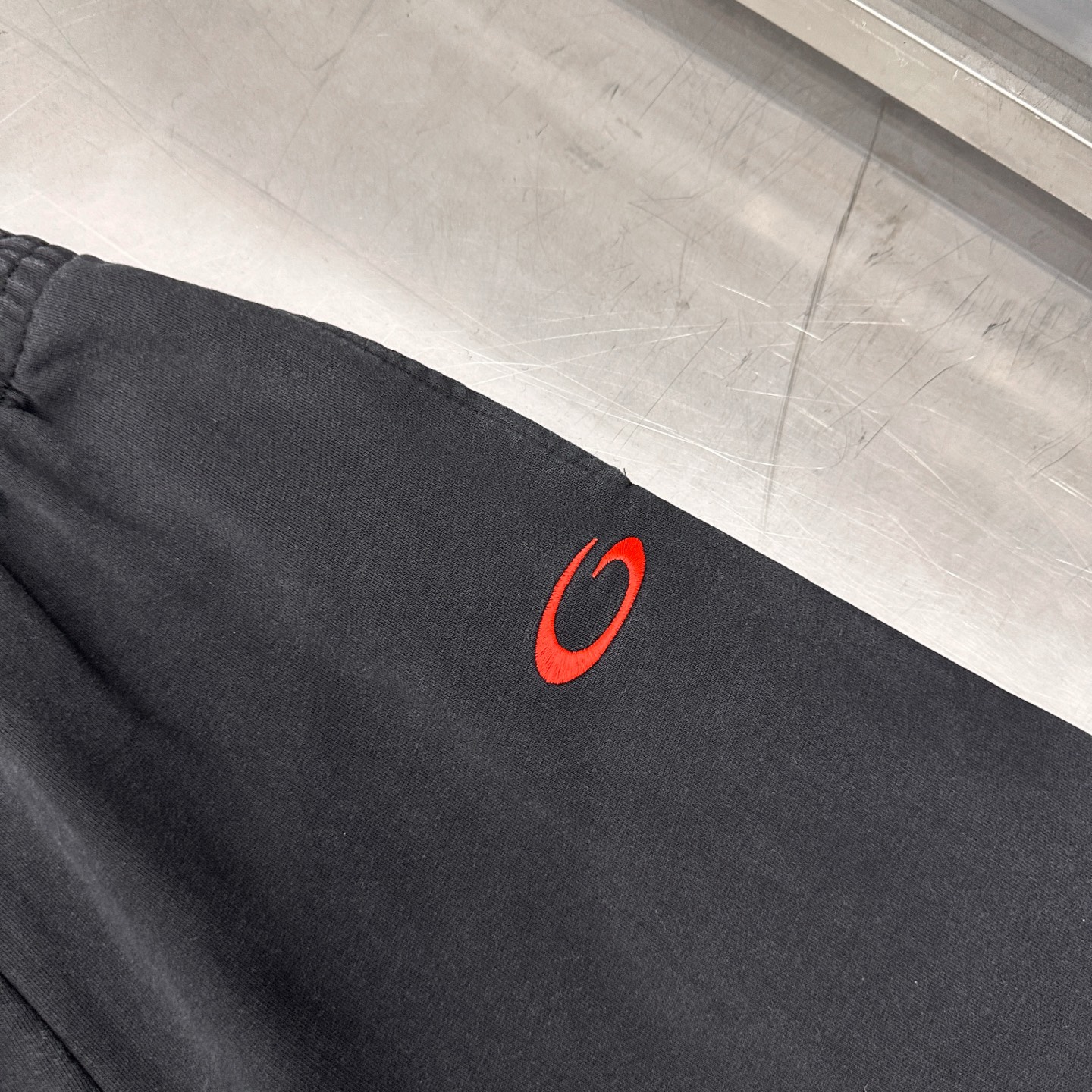 🆕巴黎 ｜ 新款卫裤，成衣洗水炒色工艺加经典刺绣标，男女同款，尺码sml