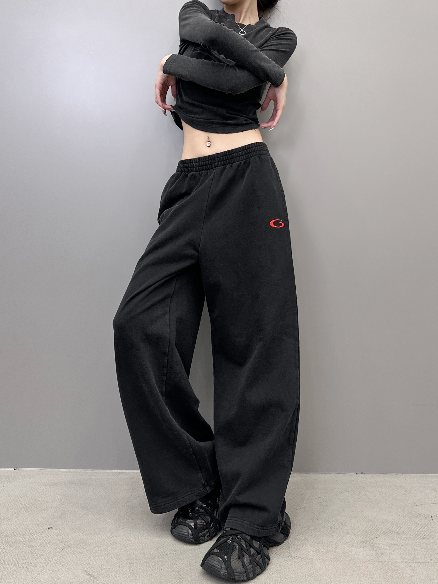 🆕巴黎 ｜ 新款卫裤，成衣洗水炒色工艺加经典刺绣标，男女同款，尺码sml