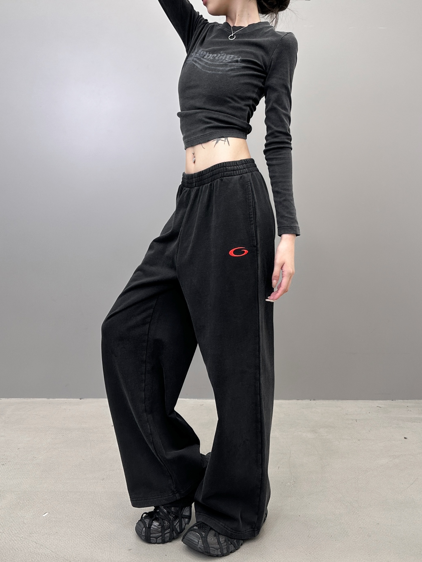 🆕巴黎 ｜ 新款卫裤，成衣洗水炒色工艺加经典刺绣标，男女同款，尺码sml