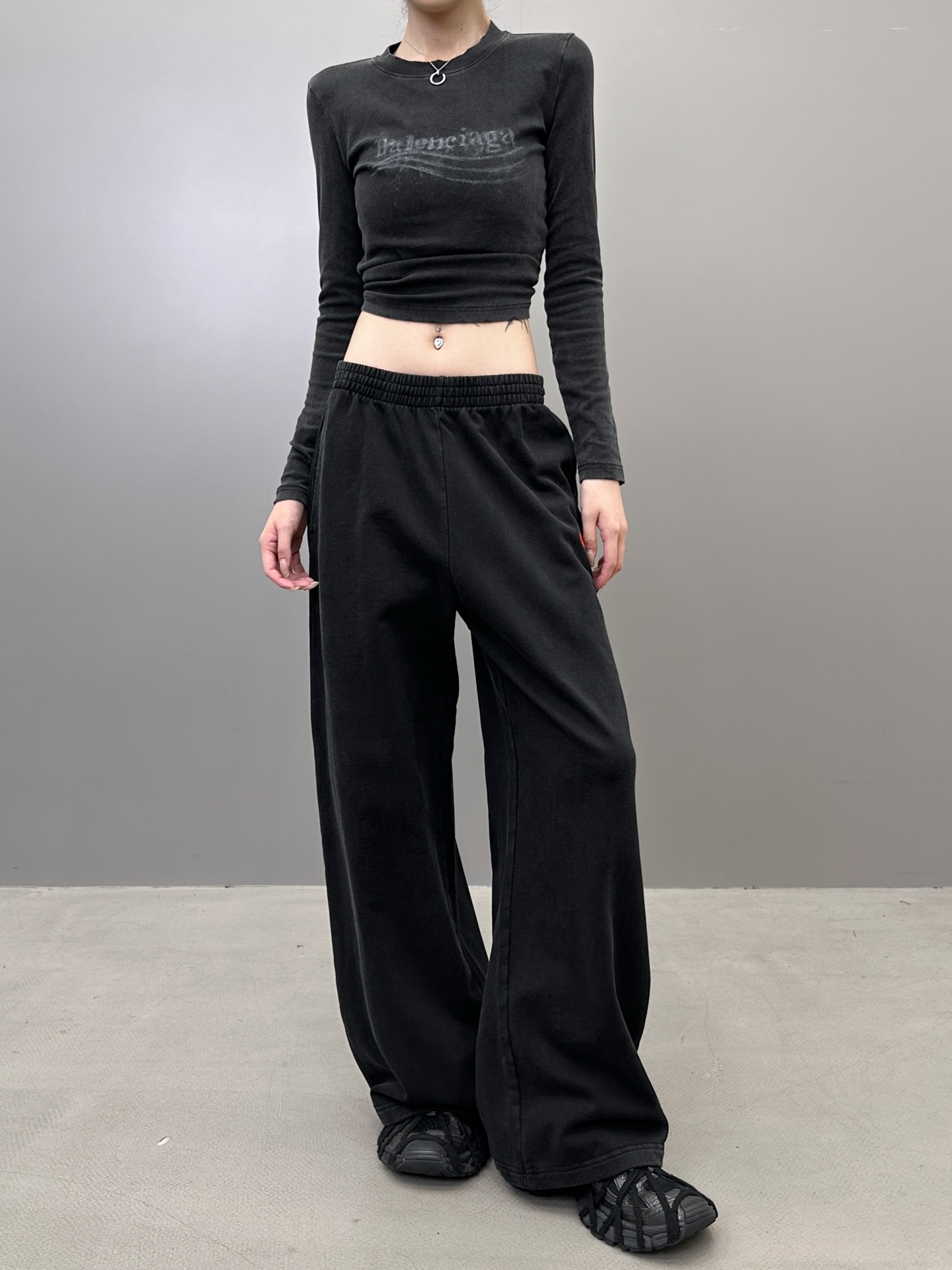 🆕巴黎 ｜ 新款卫裤，成衣洗水炒色工艺加经典刺绣标，男女同款，尺码sml