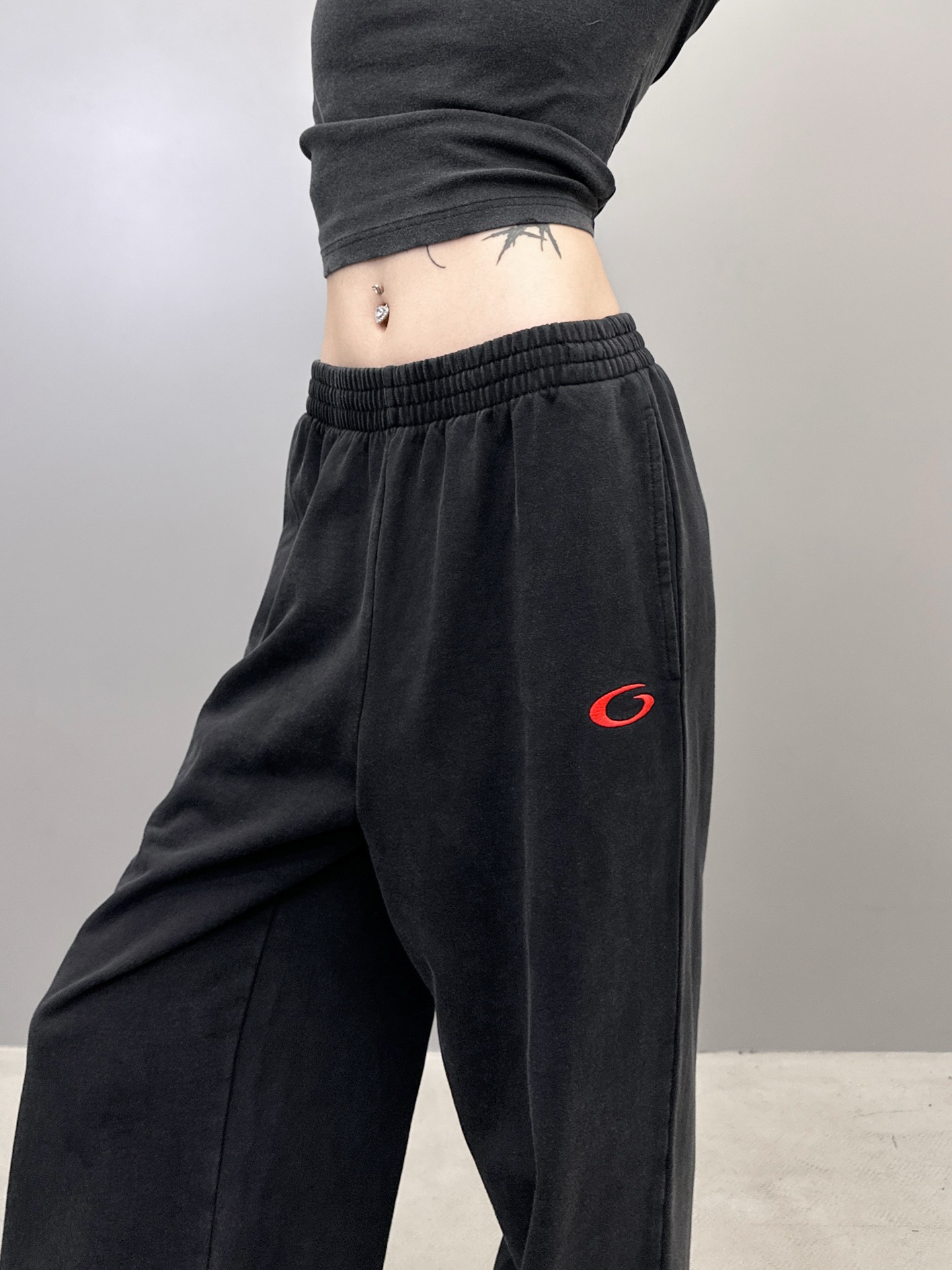 🆕巴黎 ｜ 新款卫裤，成衣洗水炒色工艺加经典刺绣标，男女同款，尺码sml