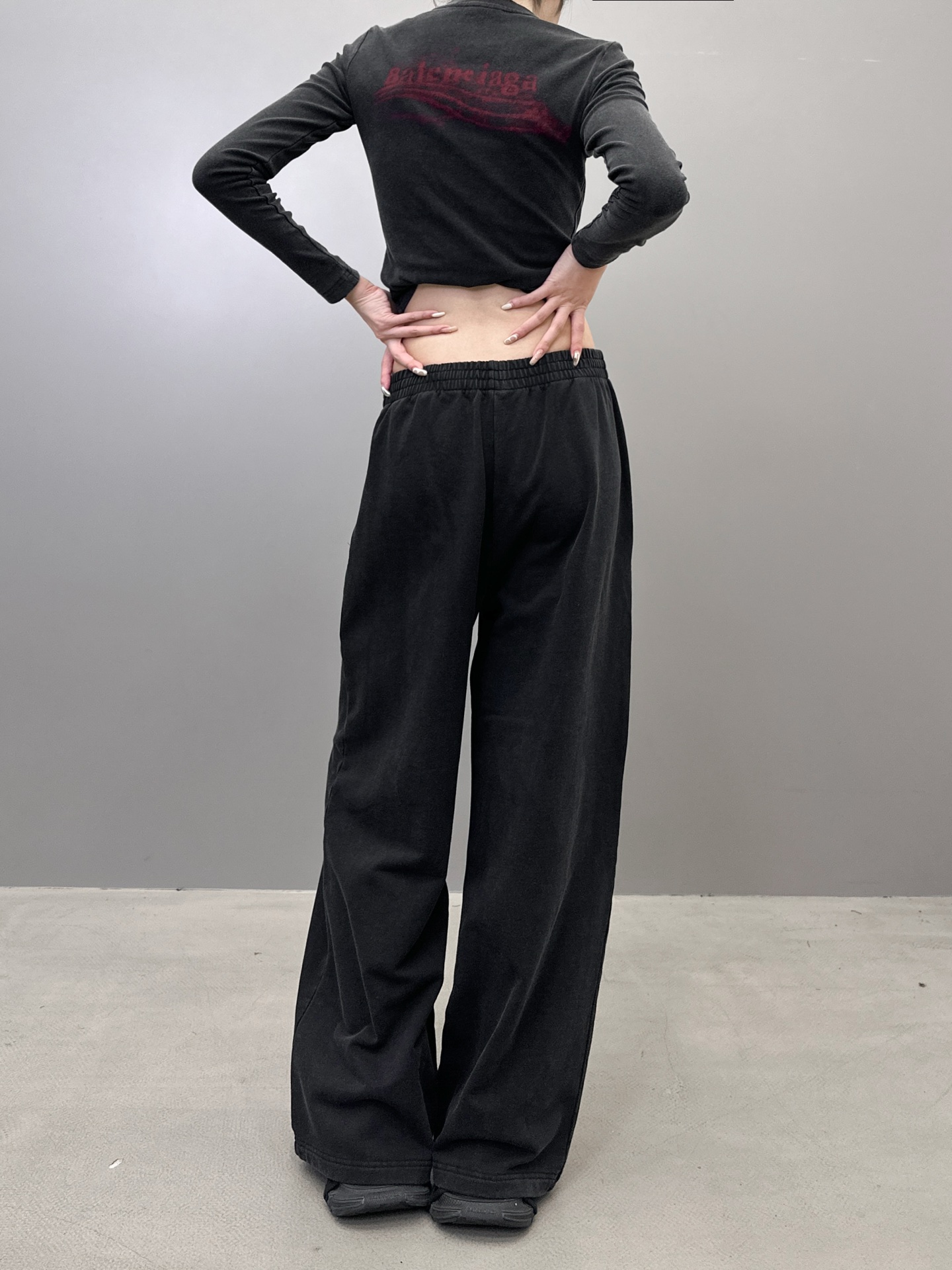 🆕巴黎 ｜ 新款卫裤，成衣洗水炒色工艺加经典刺绣标，男女同款，尺码sml