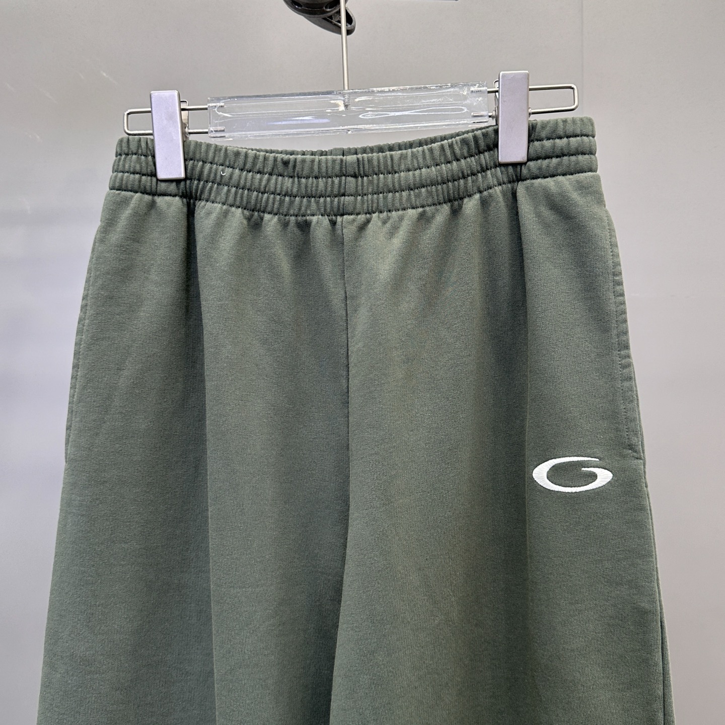 🆕巴黎 ｜ 新款卫裤，成衣洗水炒色工艺加经典刺绣标，男女同款，尺码sml