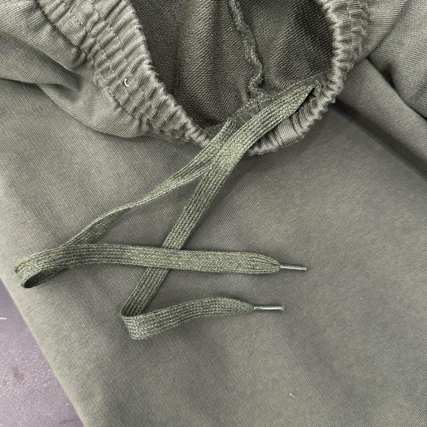 🆕巴黎 ｜ 新款卫裤，成衣洗水炒色工艺加经典刺绣标，男女同款，尺码sml