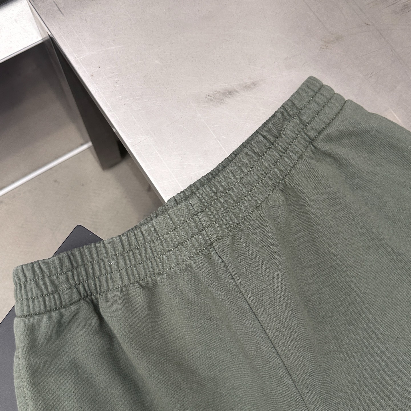 🆕巴黎 ｜ 新款卫裤，成衣洗水炒色工艺加经典刺绣标，男女同款，尺码sml