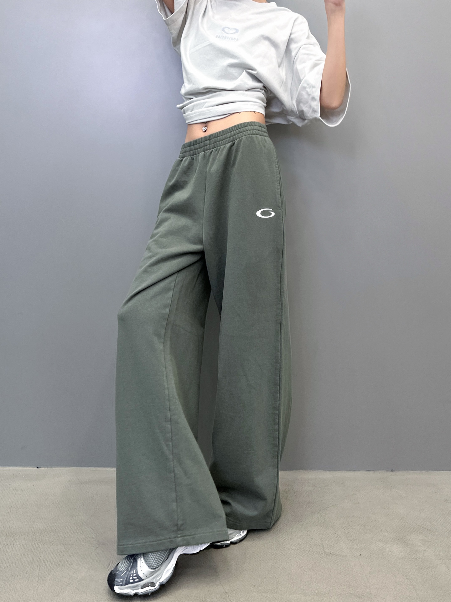 🆕巴黎 ｜ 新款卫裤，成衣洗水炒色工艺加经典刺绣标，男女同款，尺码sml