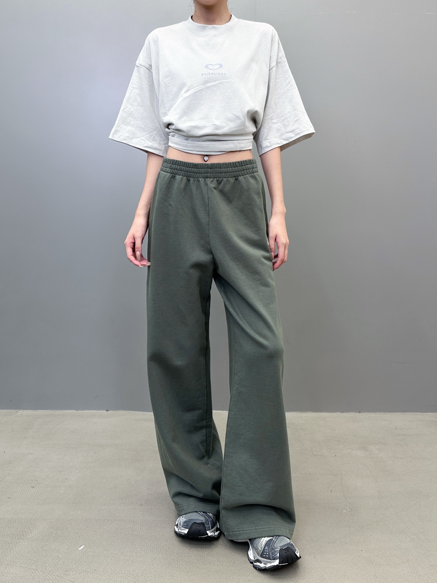 🆕巴黎 ｜ 新款卫裤，成衣洗水炒色工艺加经典刺绣标，男女同款，尺码sml