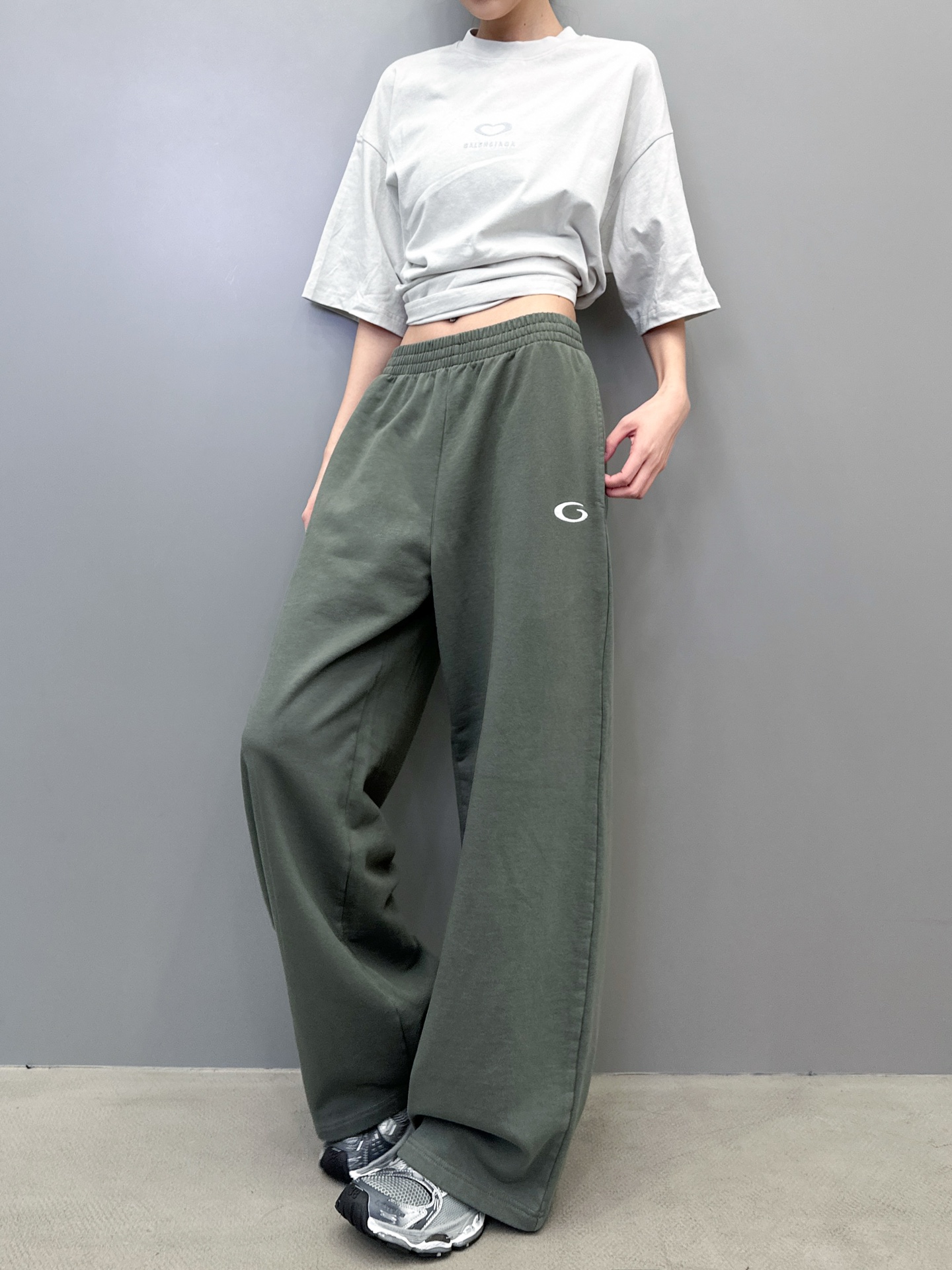 🆕巴黎 ｜ 新款卫裤，成衣洗水炒色工艺加经典刺绣标，男女同款，尺码sml