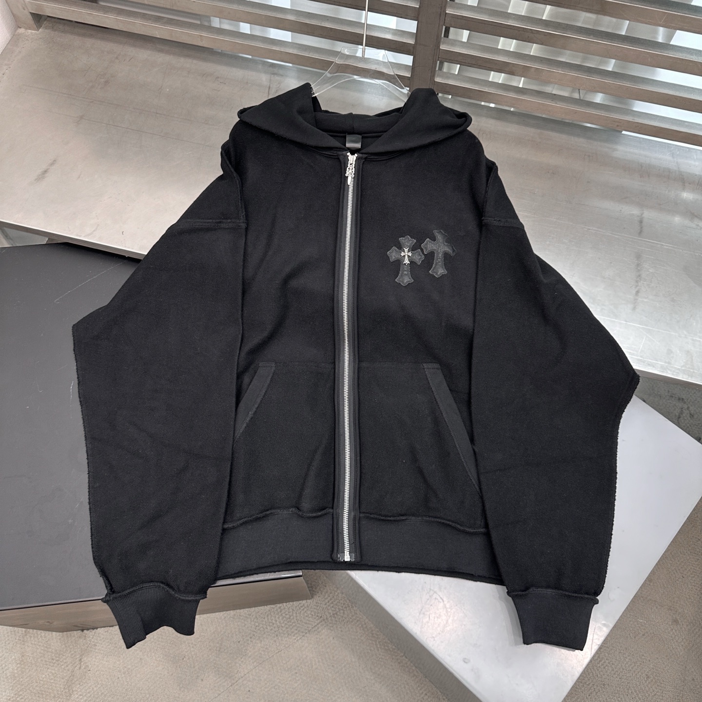 克罗心 ｜ 新款卫衣开衫，成衣洗水吊磨加前后刺绣工艺，手工车十字标，男女同款，尺码sml