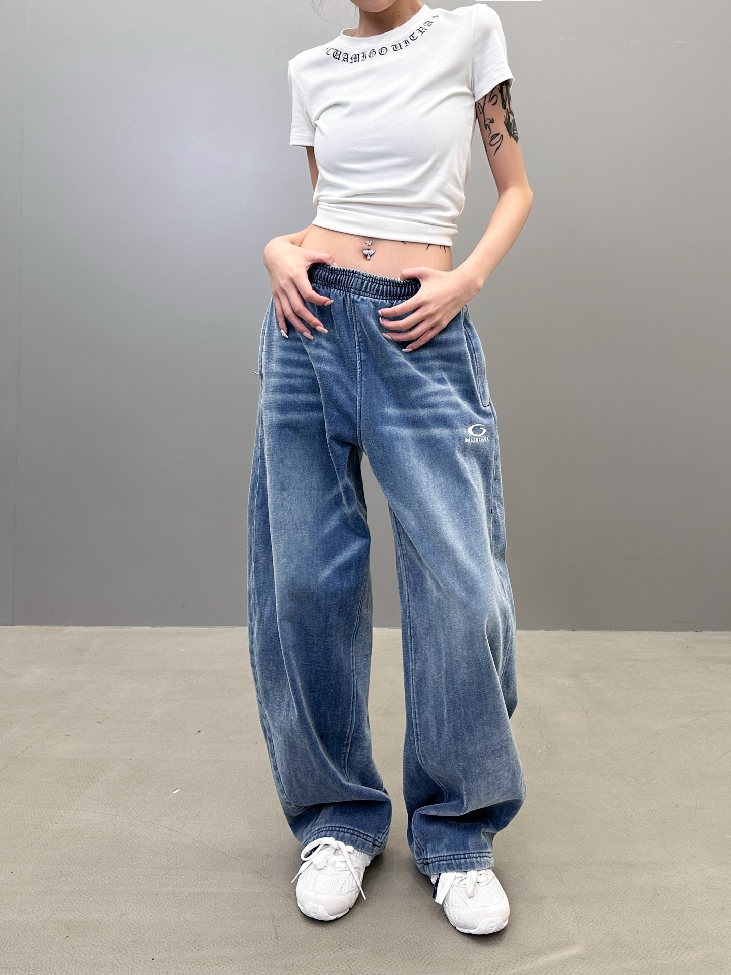 巴黎 ｜ 新款牛仔裤，成衣洗水炒色工艺加经典刺绣标，特殊抓绒牛仔布，男女同款，尺码sml