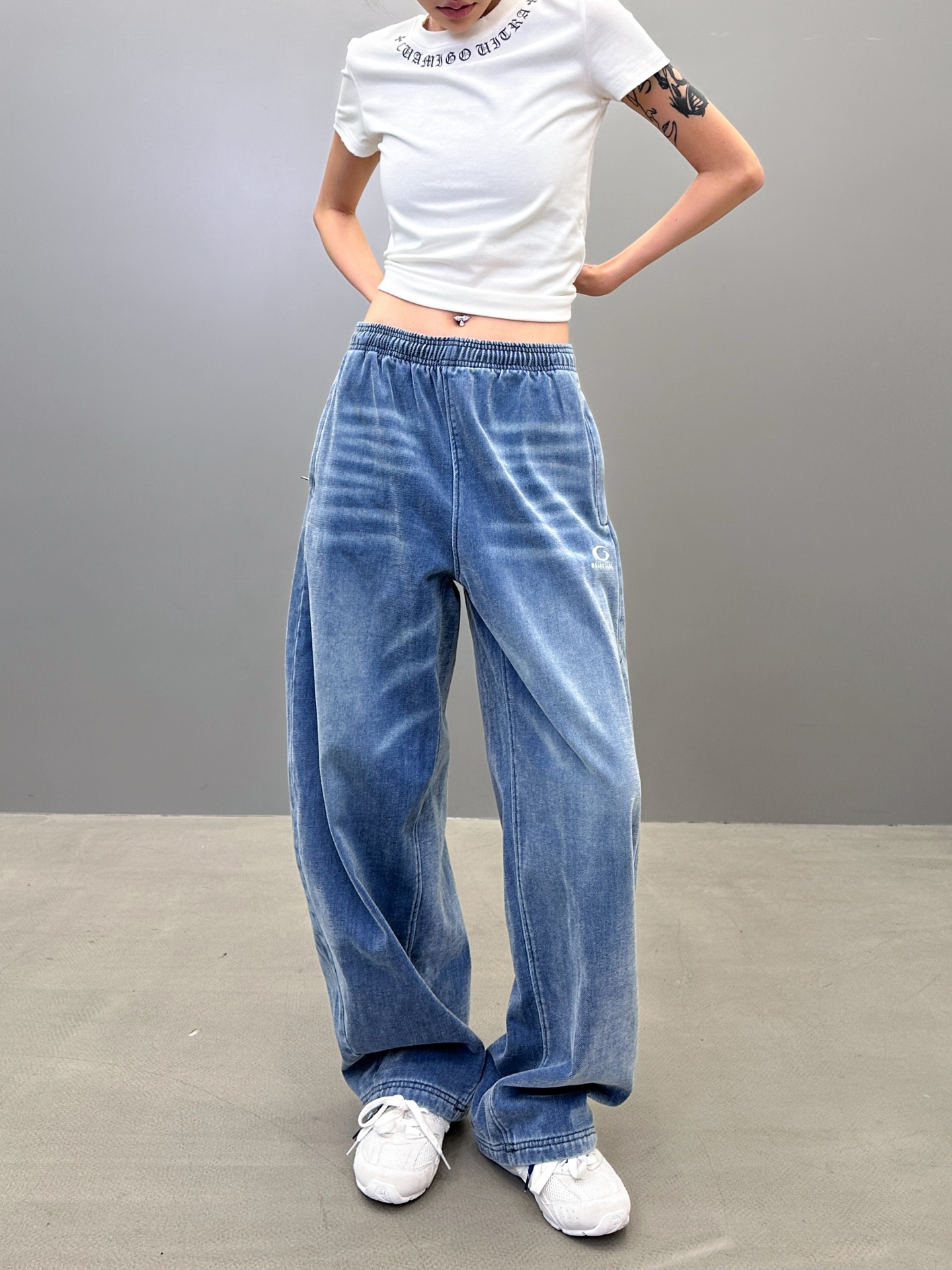 巴黎 ｜ 新款牛仔裤，成衣洗水炒色工艺加经典刺绣标，特殊抓绒牛仔布，男女同款，尺码sml