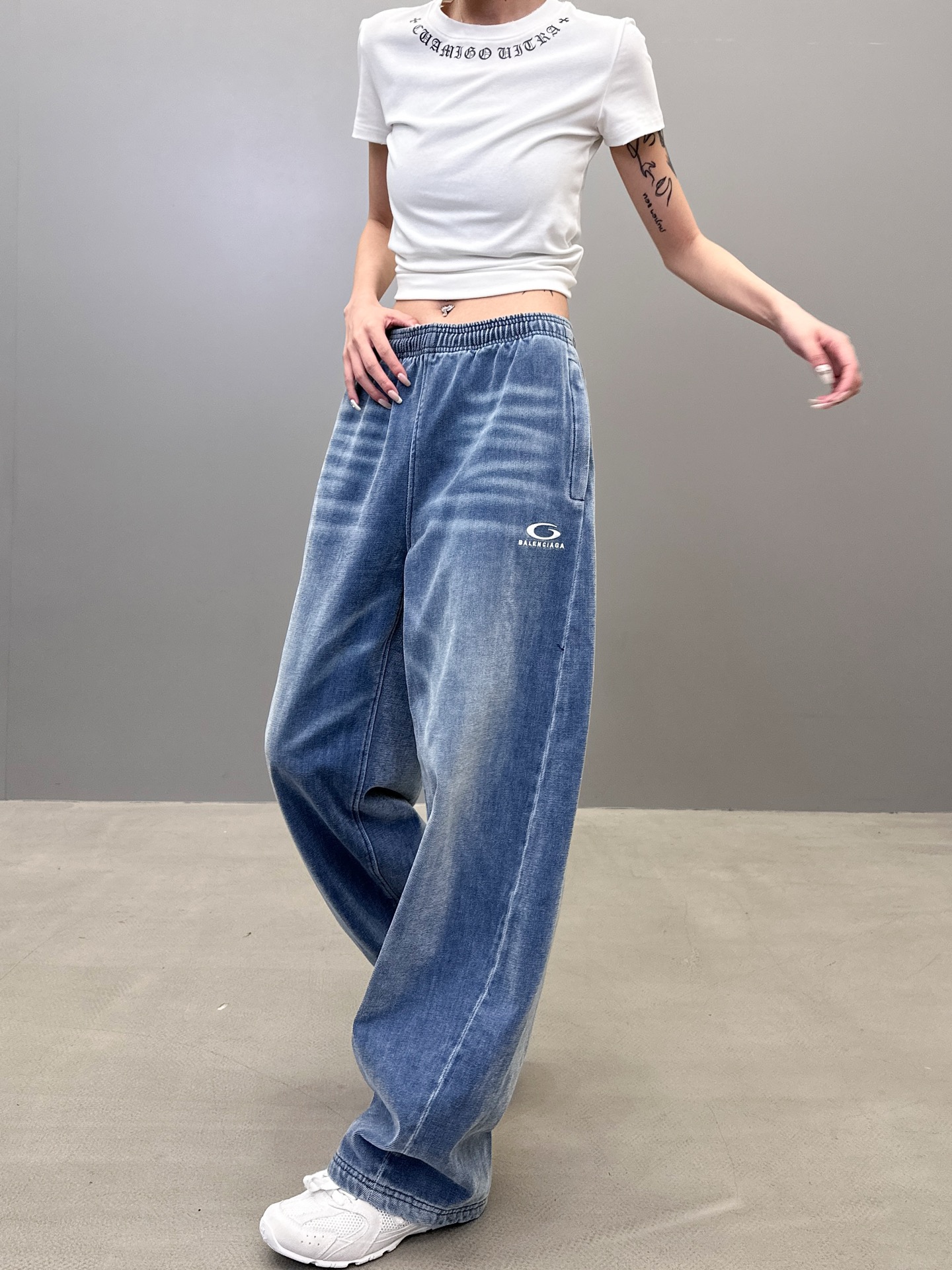 巴黎 ｜ 新款牛仔裤，成衣洗水炒色工艺加经典刺绣标，特殊抓绒牛仔布，男女同款，尺码sml