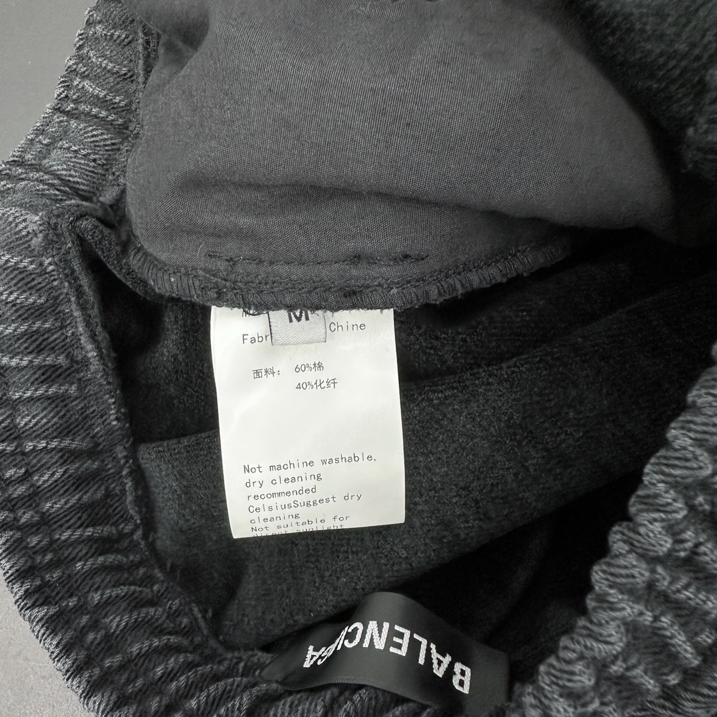 巴黎 ｜ 新款牛仔裤，成衣洗水炒色工艺加经典刺绣标，特殊抓绒牛仔布，男女同款，尺码sml