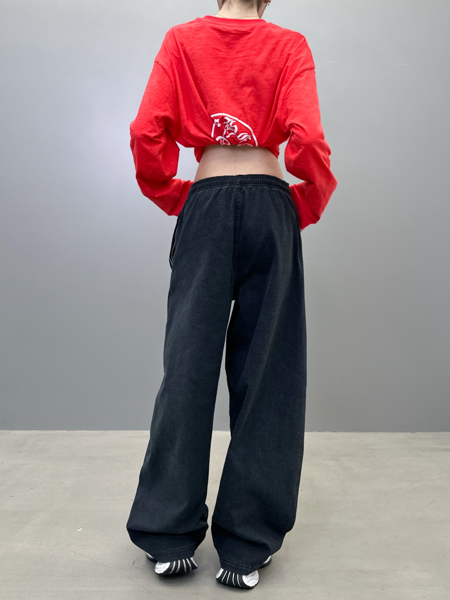 巴黎 ｜ 新款牛仔裤，成衣洗水炒色工艺加经典刺绣标，特殊抓绒牛仔布，男女同款，尺码sml