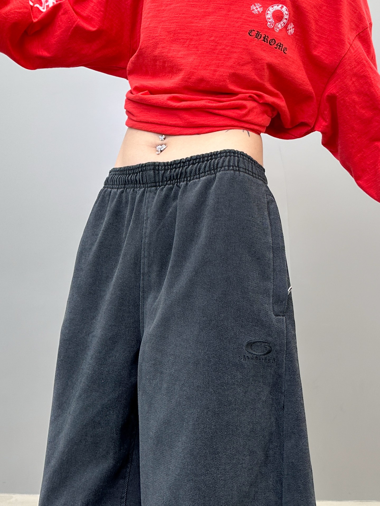 巴黎 ｜ 新款牛仔裤，成衣洗水炒色工艺加经典刺绣标，特殊抓绒牛仔布，男女同款，尺码sml