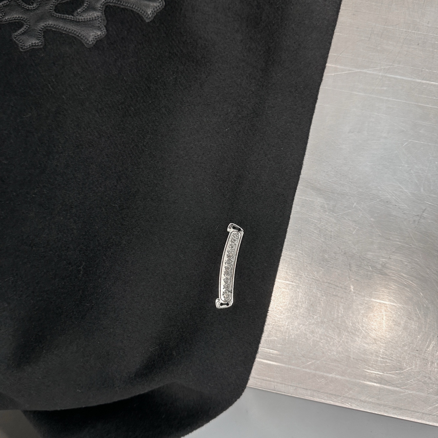 克罗心 ｜ 新款休闲上衣，经典手工刺绣十字标，50%羊毛混纺面料，男女同款，尺码sml