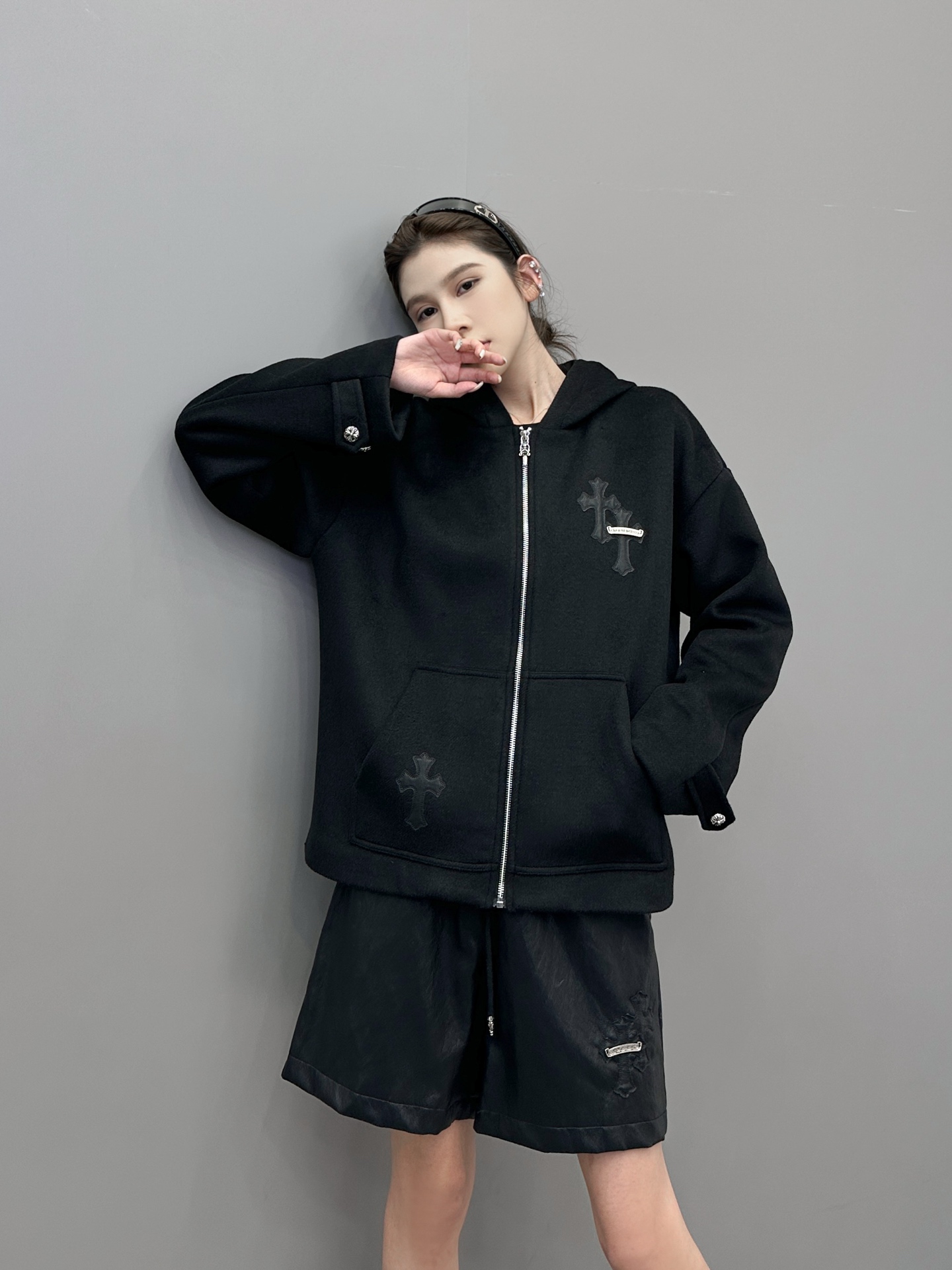 克罗心 ｜ 新款休闲上衣，经典手工刺绣十字标，50%羊毛混纺面料，男女同款，尺码sml