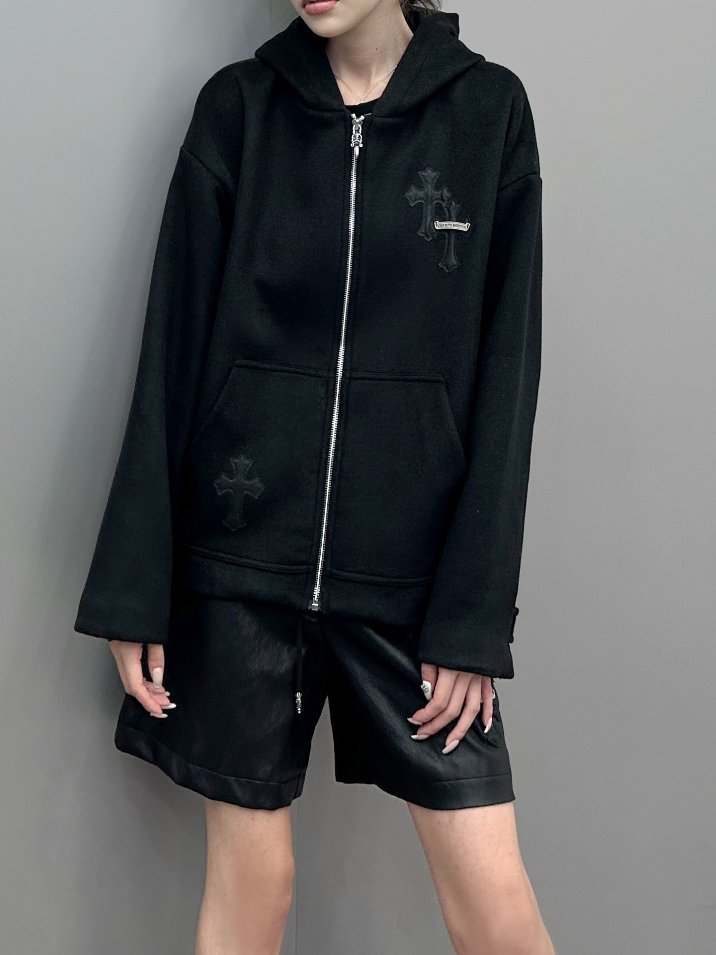 克罗心 ｜ 新款休闲上衣，经典手工刺绣十字标，50%羊毛混纺面料，男女同款，尺码sml