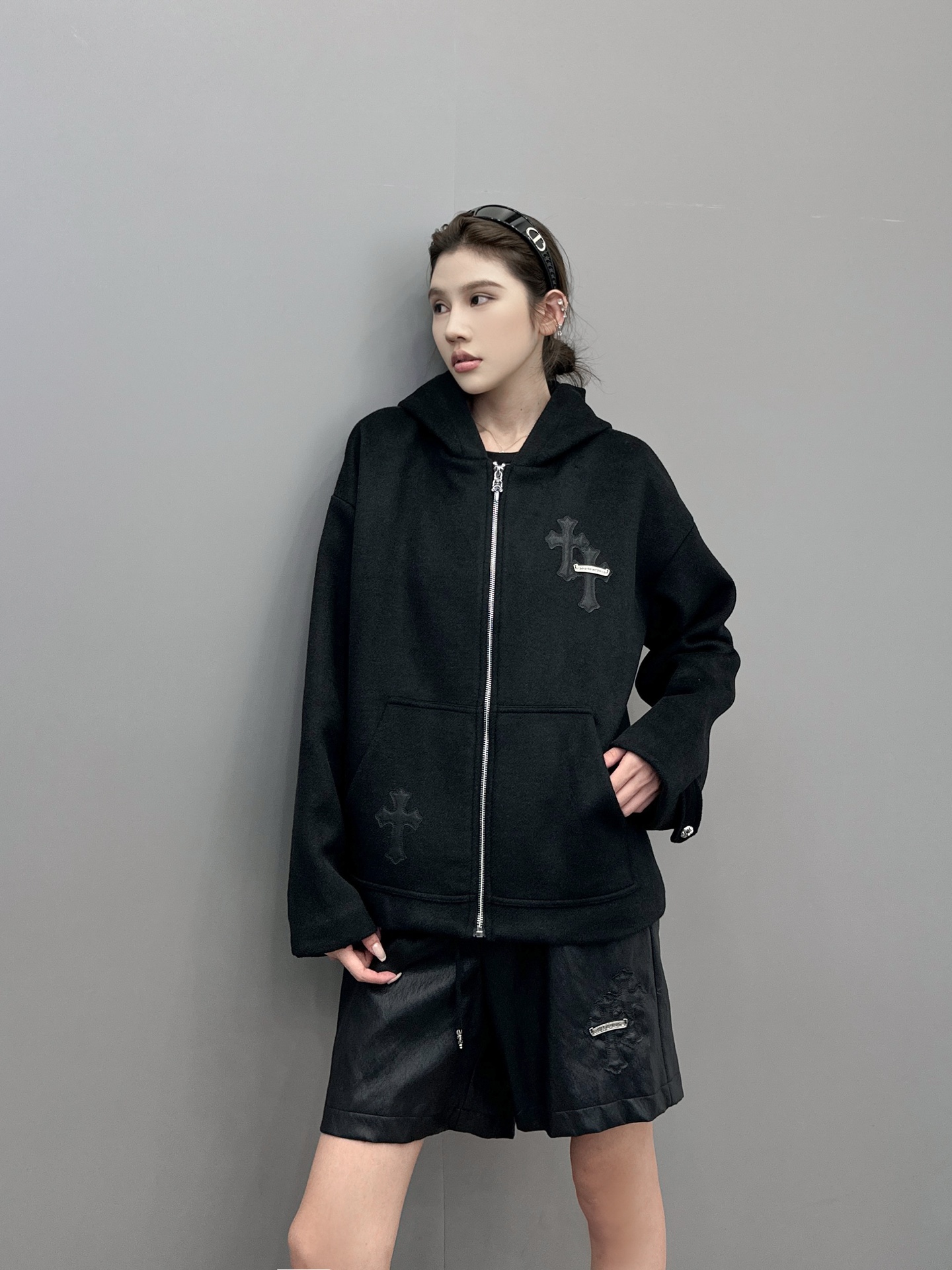 克罗心 ｜ 新款休闲上衣，经典手工刺绣十字标，50%羊毛混纺面料，男女同款，尺码sml