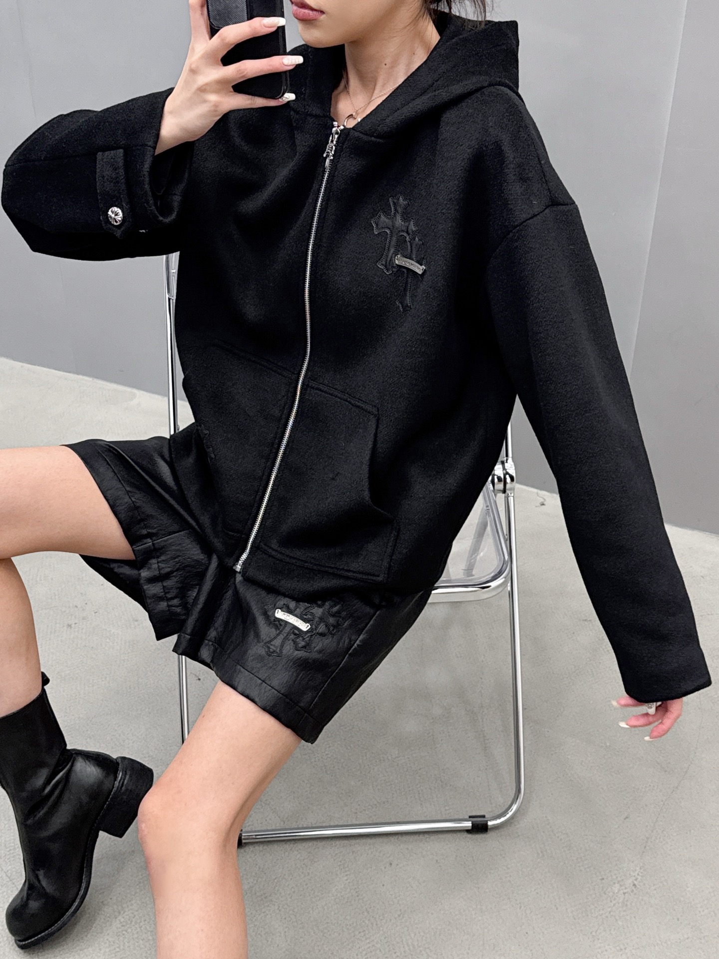 克罗心 ｜ 新款休闲上衣，经典手工刺绣十字标，50%羊毛混纺面料，男女同款，尺码sml