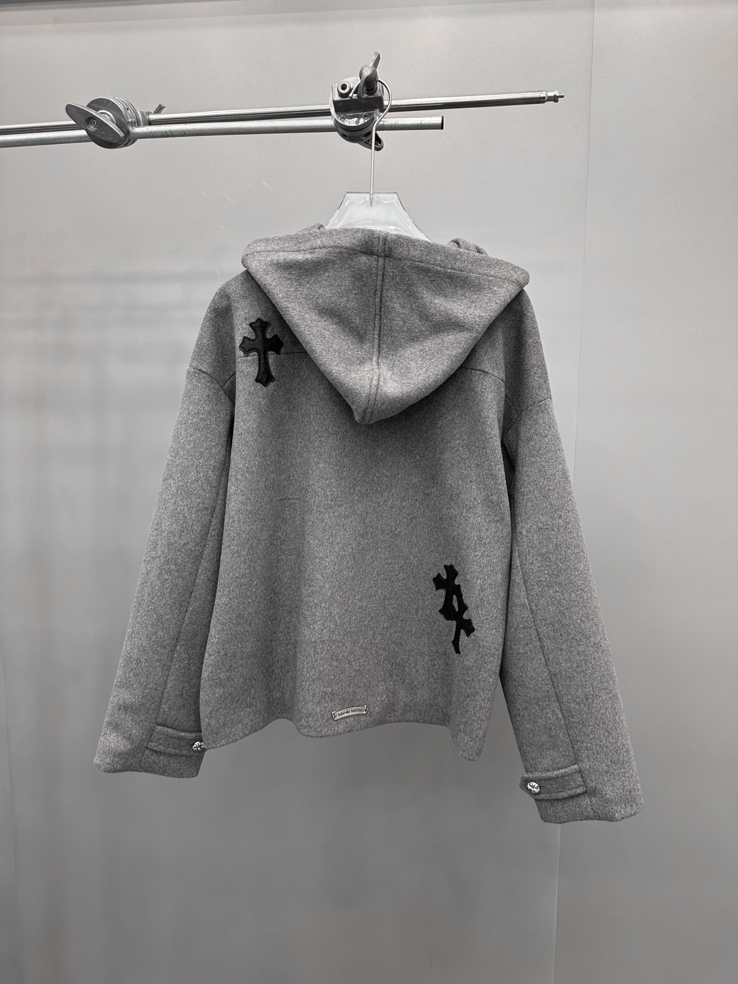 克罗心 ｜ 新款休闲上衣，经典手工刺绣十字标，50%羊毛混纺面料，男女同款，尺码sml