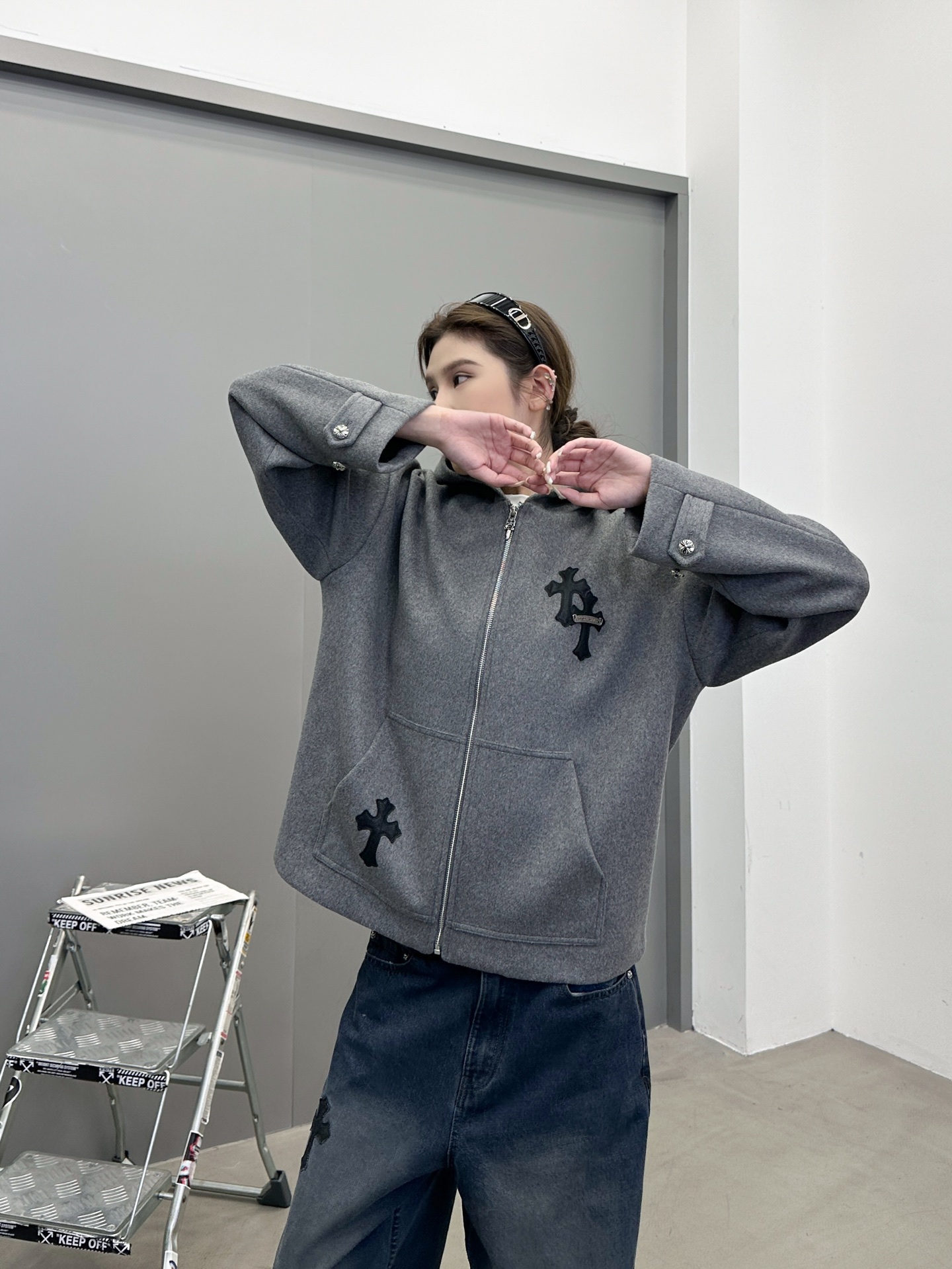 克罗心 ｜ 新款休闲上衣，经典手工刺绣十字标，50%羊毛混纺面料，男女同款，尺码sml