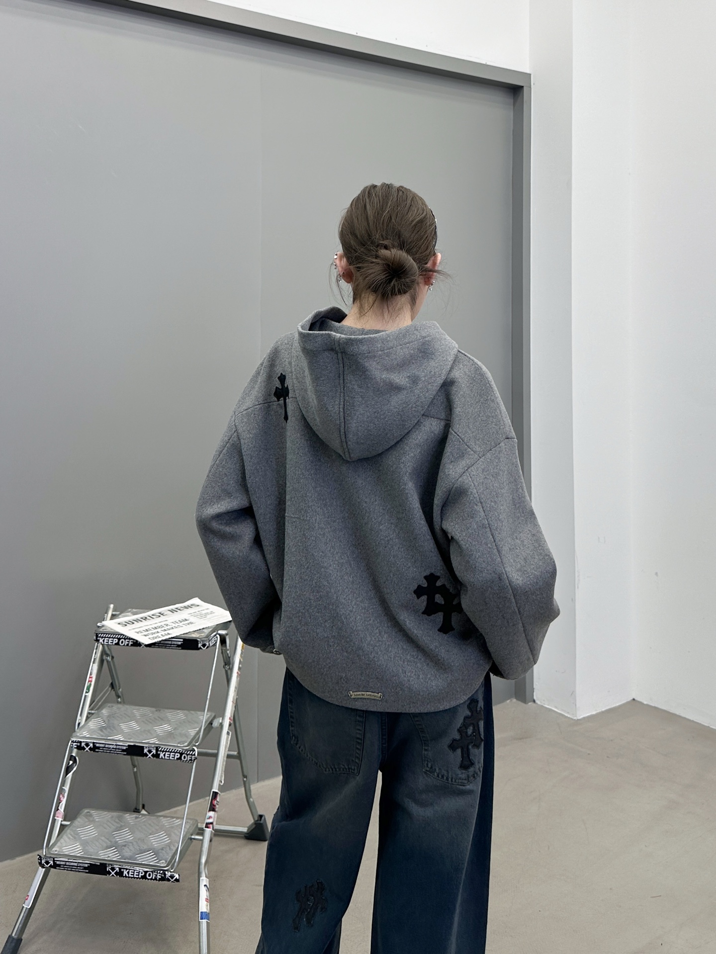 克罗心 ｜ 新款休闲上衣，经典手工刺绣十字标，50%羊毛混纺面料，男女同款，尺码sml